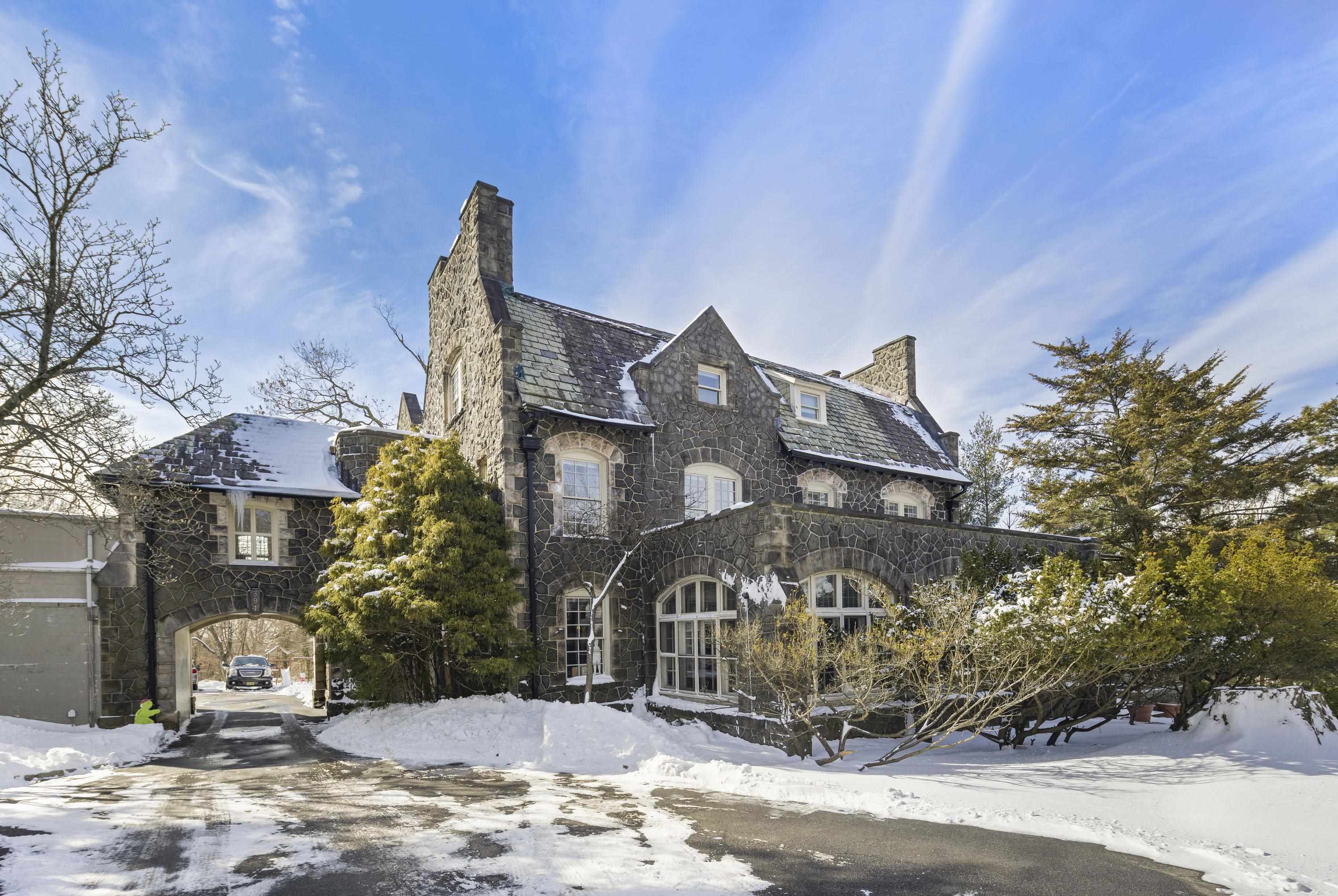 394 EAST PALISADE AVE