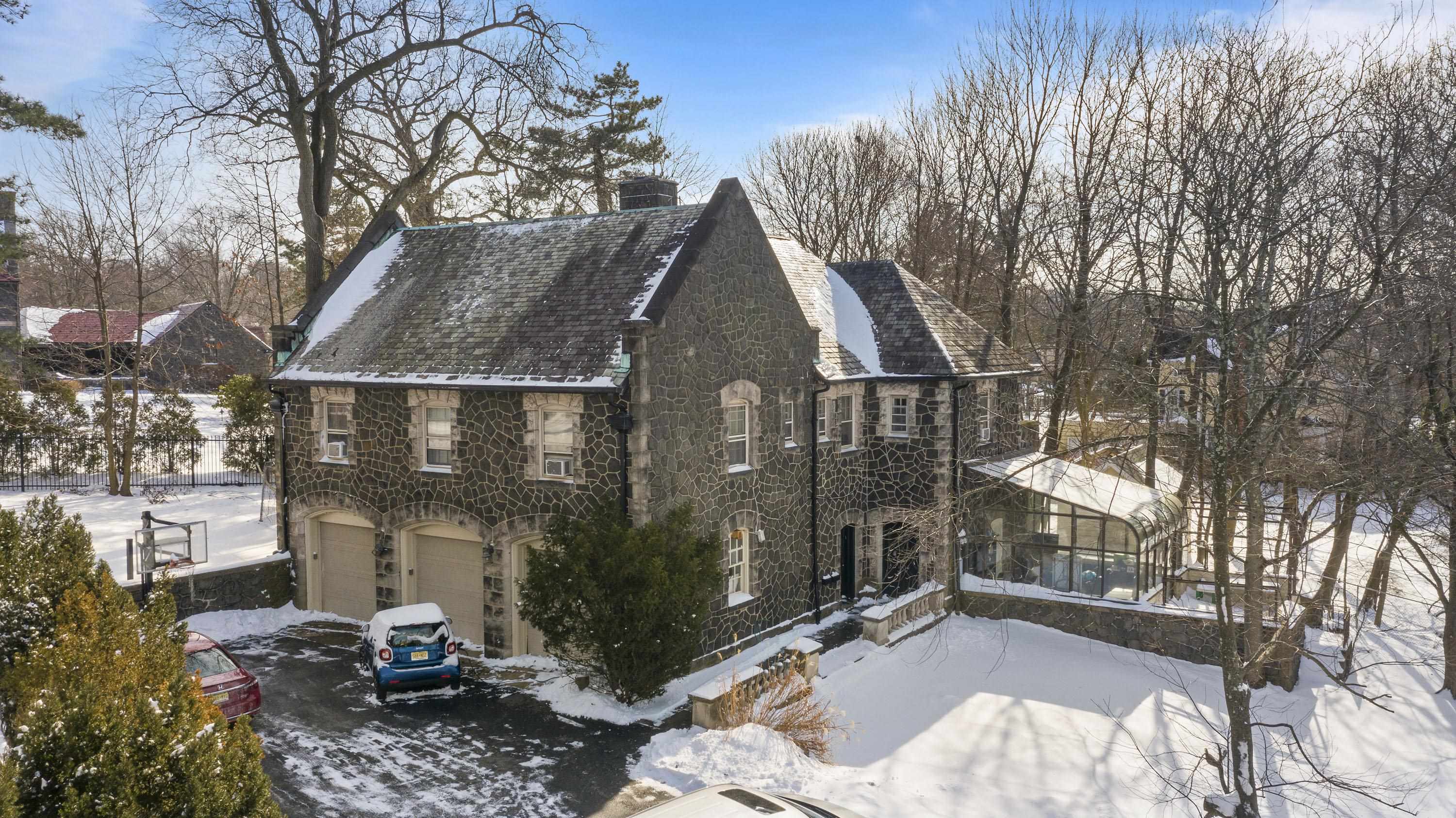 394 EAST PALISADE AVE