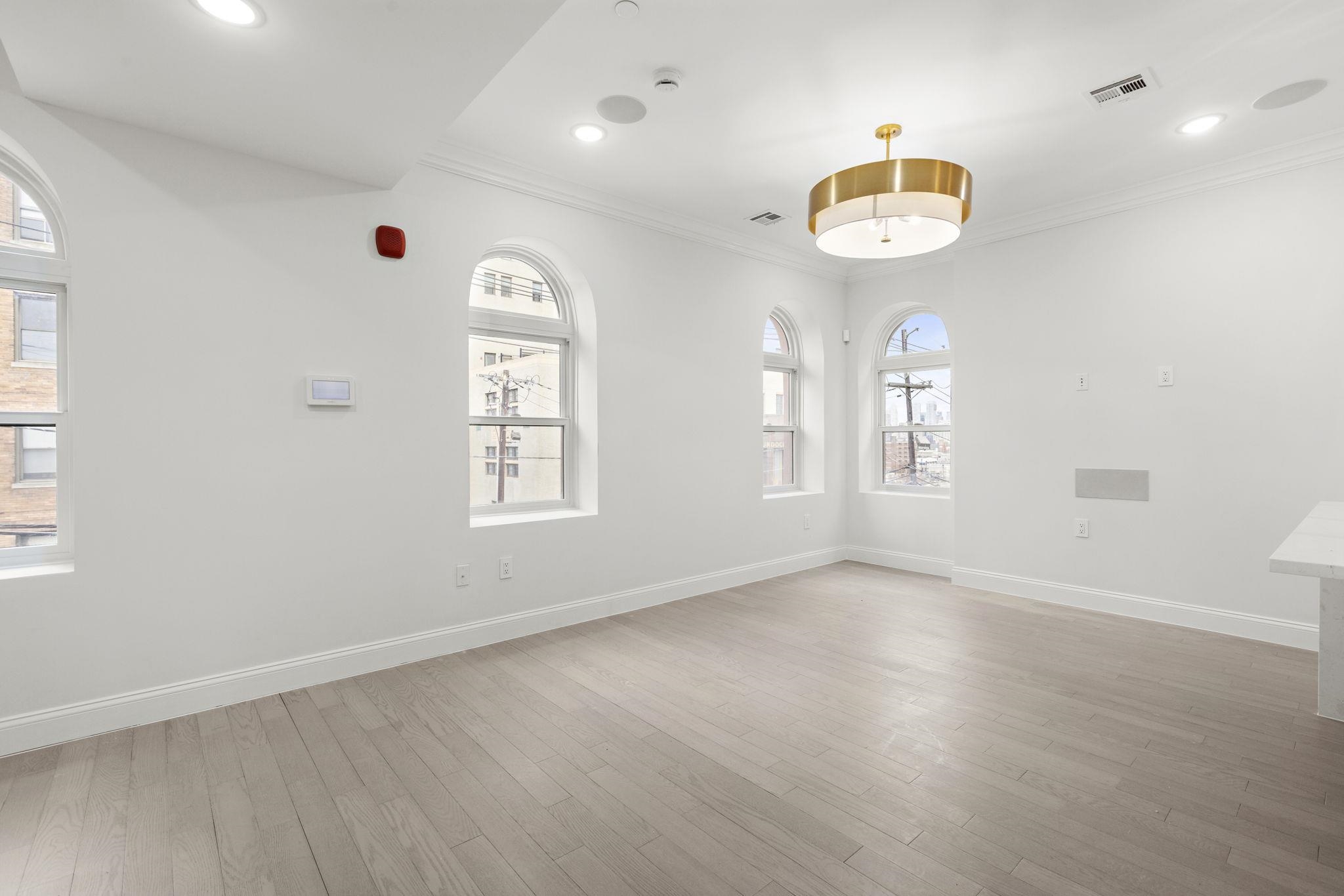 133 CLIFTON PL Unit: TH2