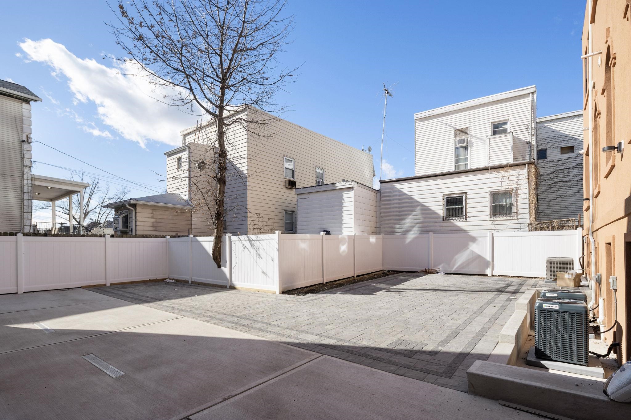 133 CLIFTON PL Unit: TH2