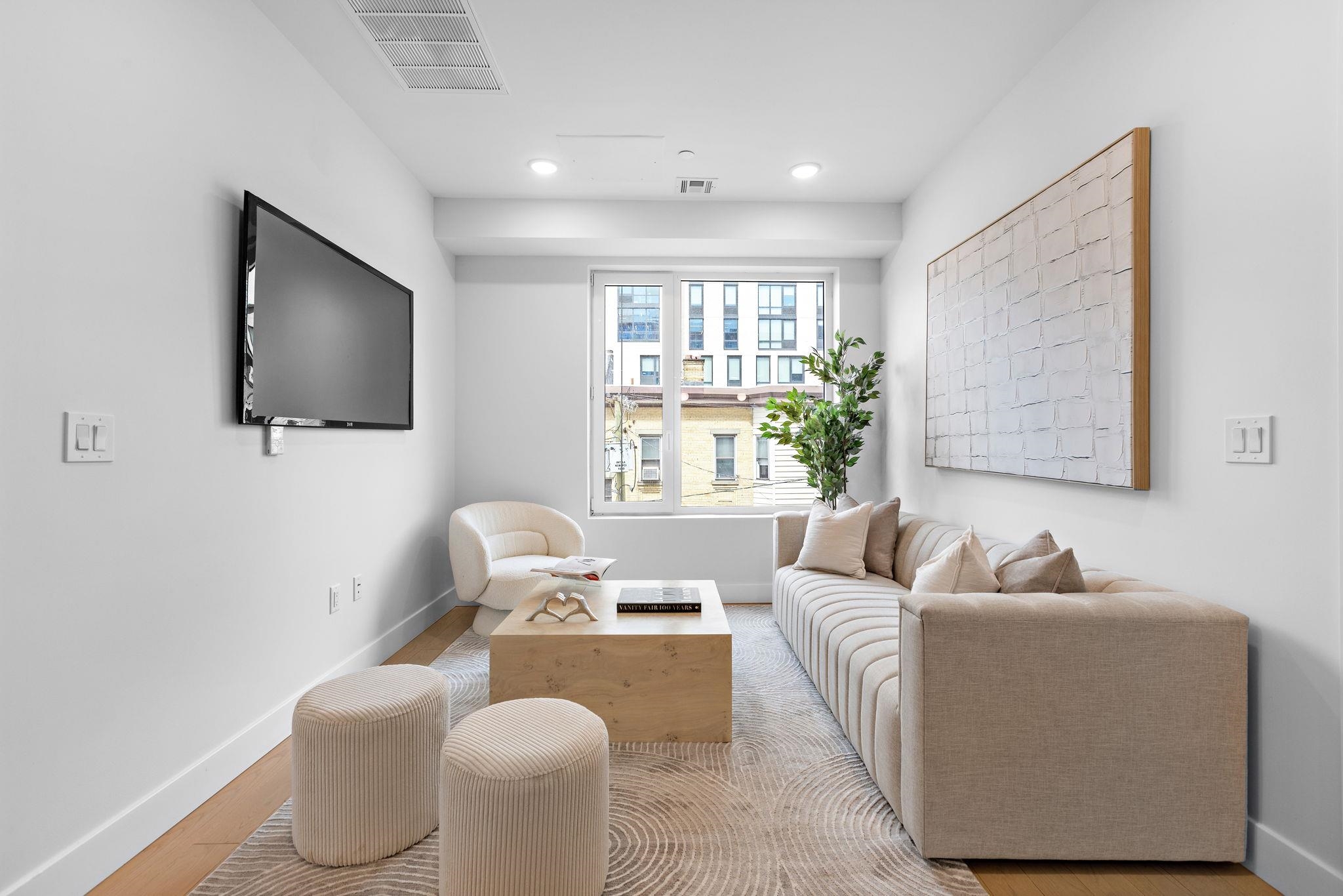 35 ORCHARD ST Unit: 604