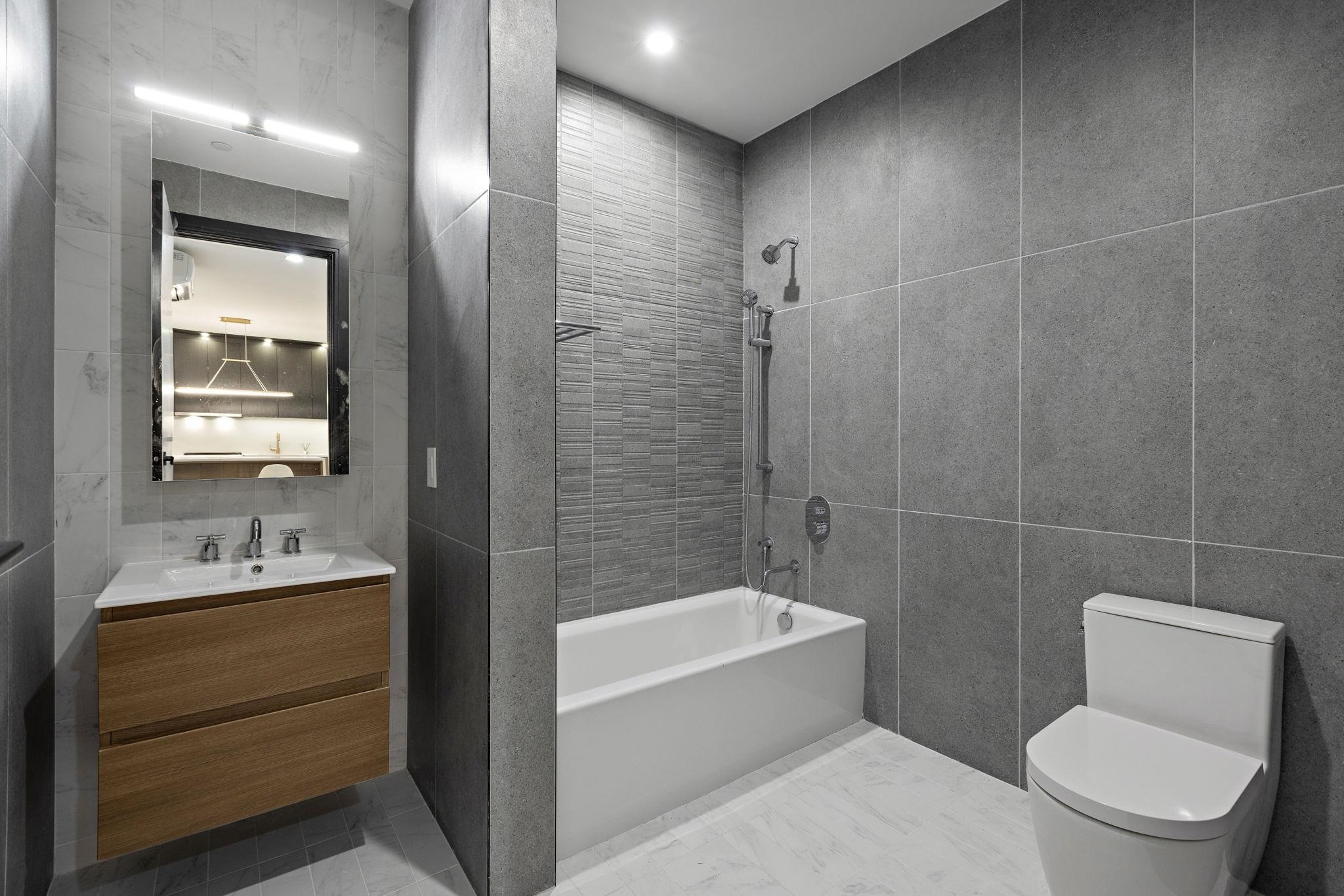 391 1ST ST Unit: 2-D