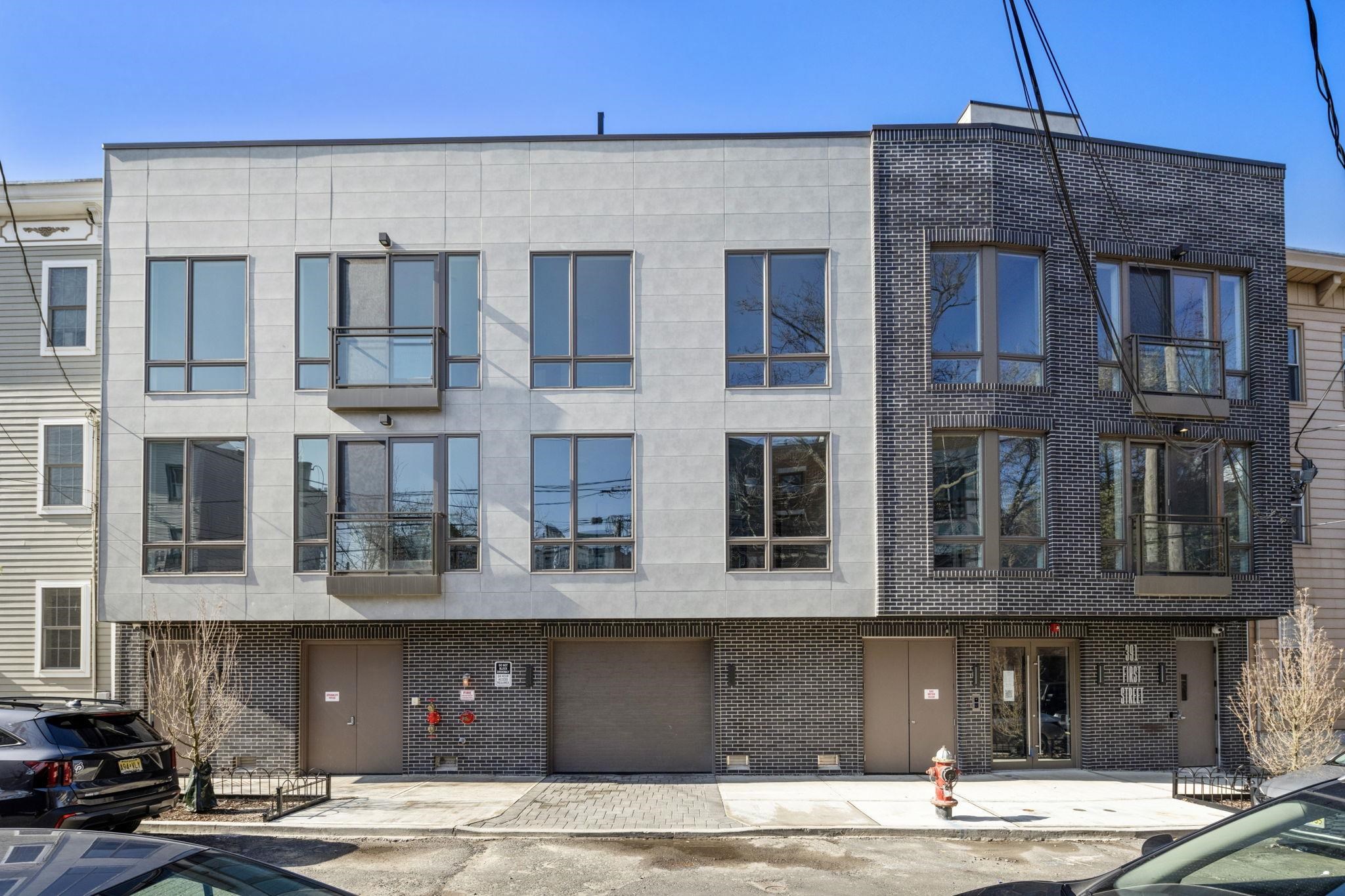 391 1ST ST Unit: 2-D