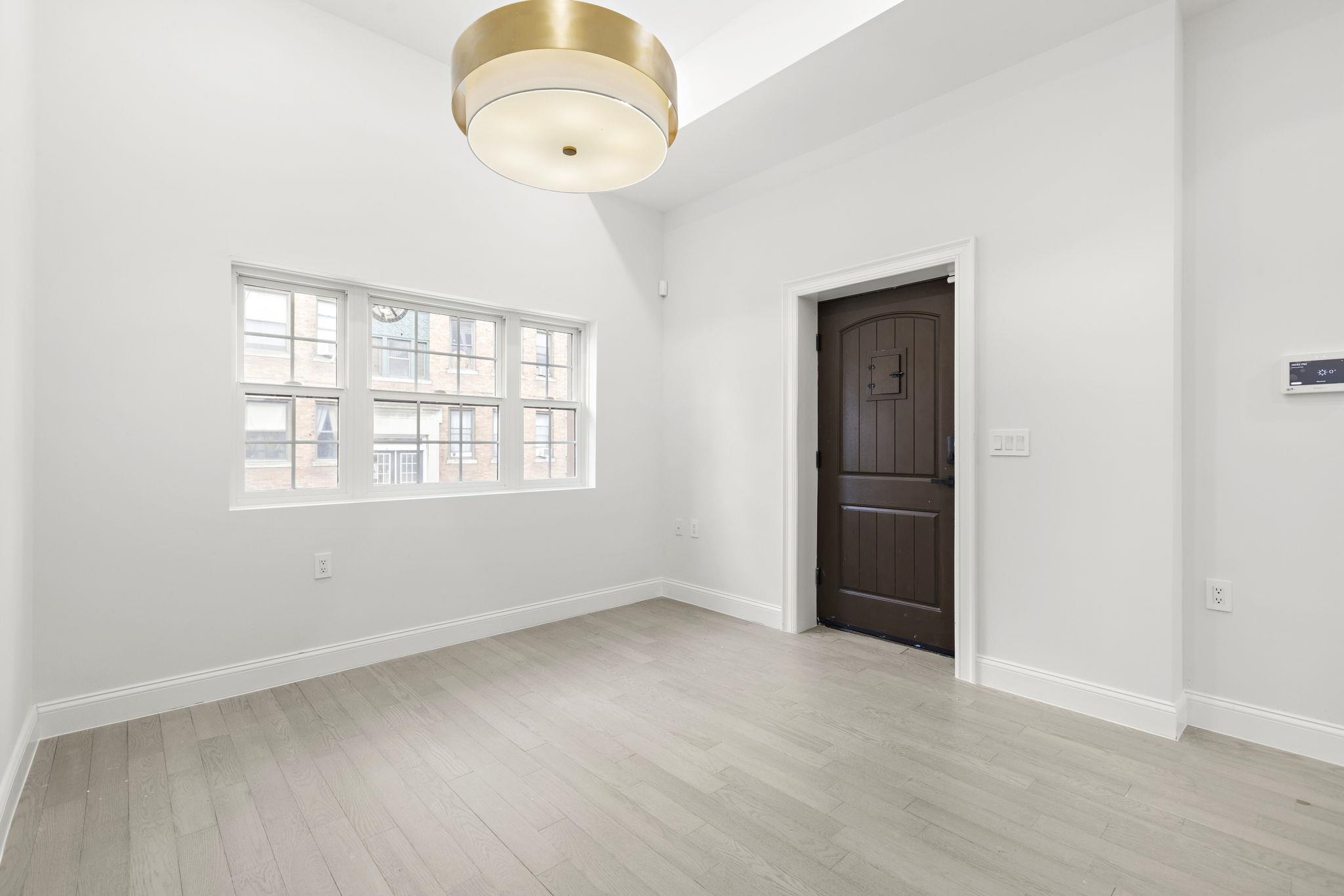 133 CLIFTON PL Unit: TH3