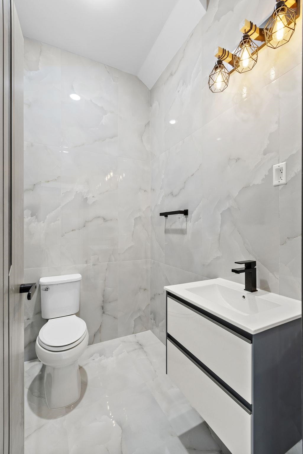 133 CLIFTON PL Unit: TH3