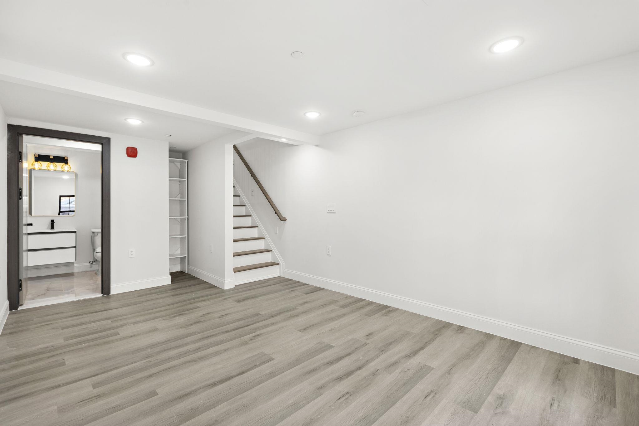 133 CLIFTON PL Unit: TH3