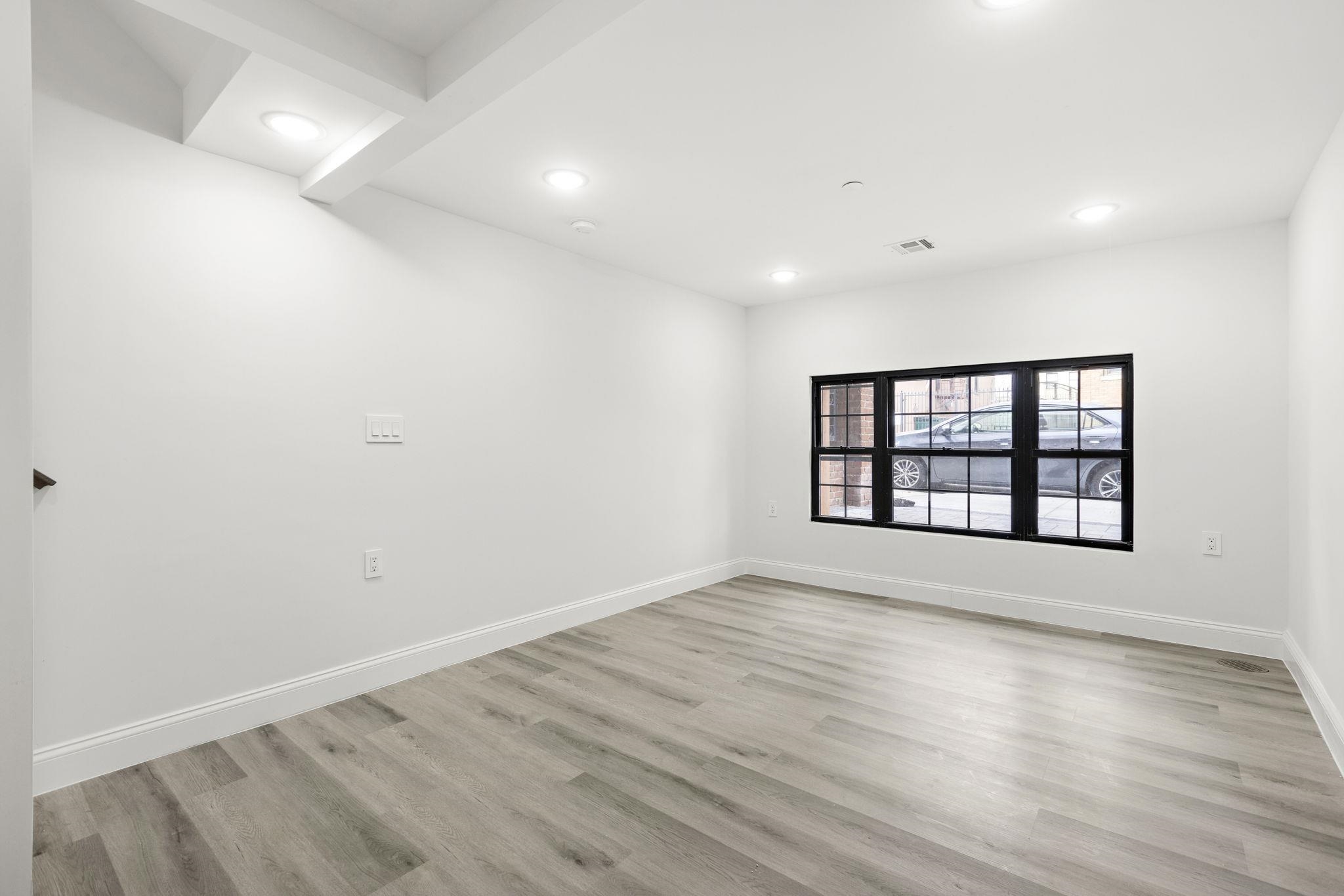 133 CLIFTON PL Unit: TH3