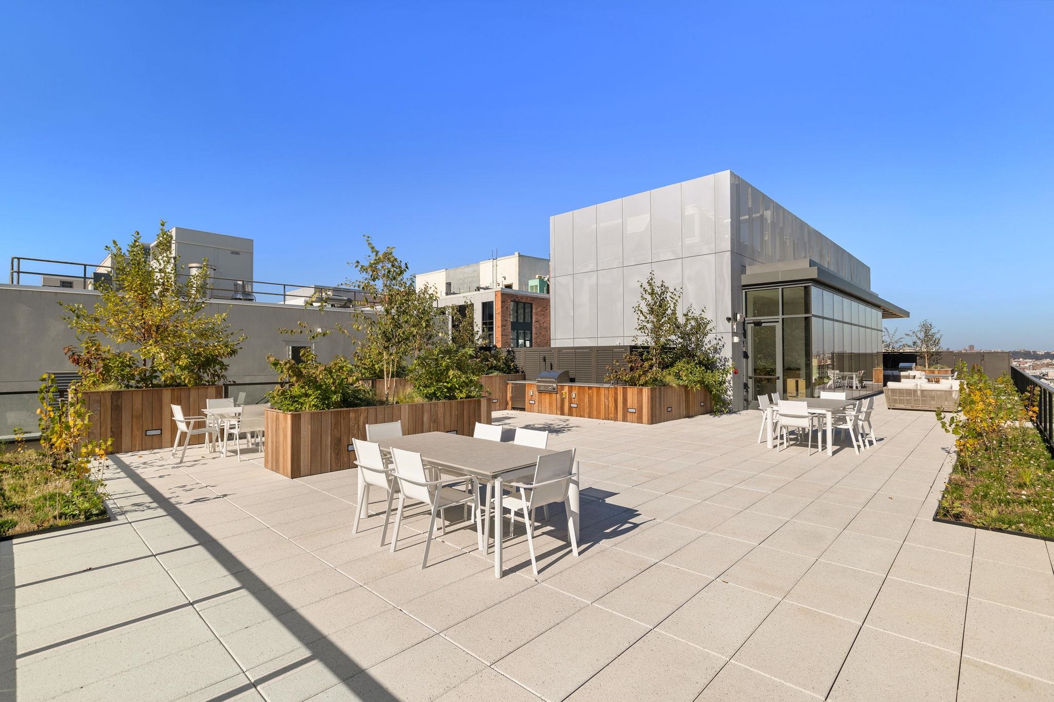 43 PROVOST ST Unit: 9N