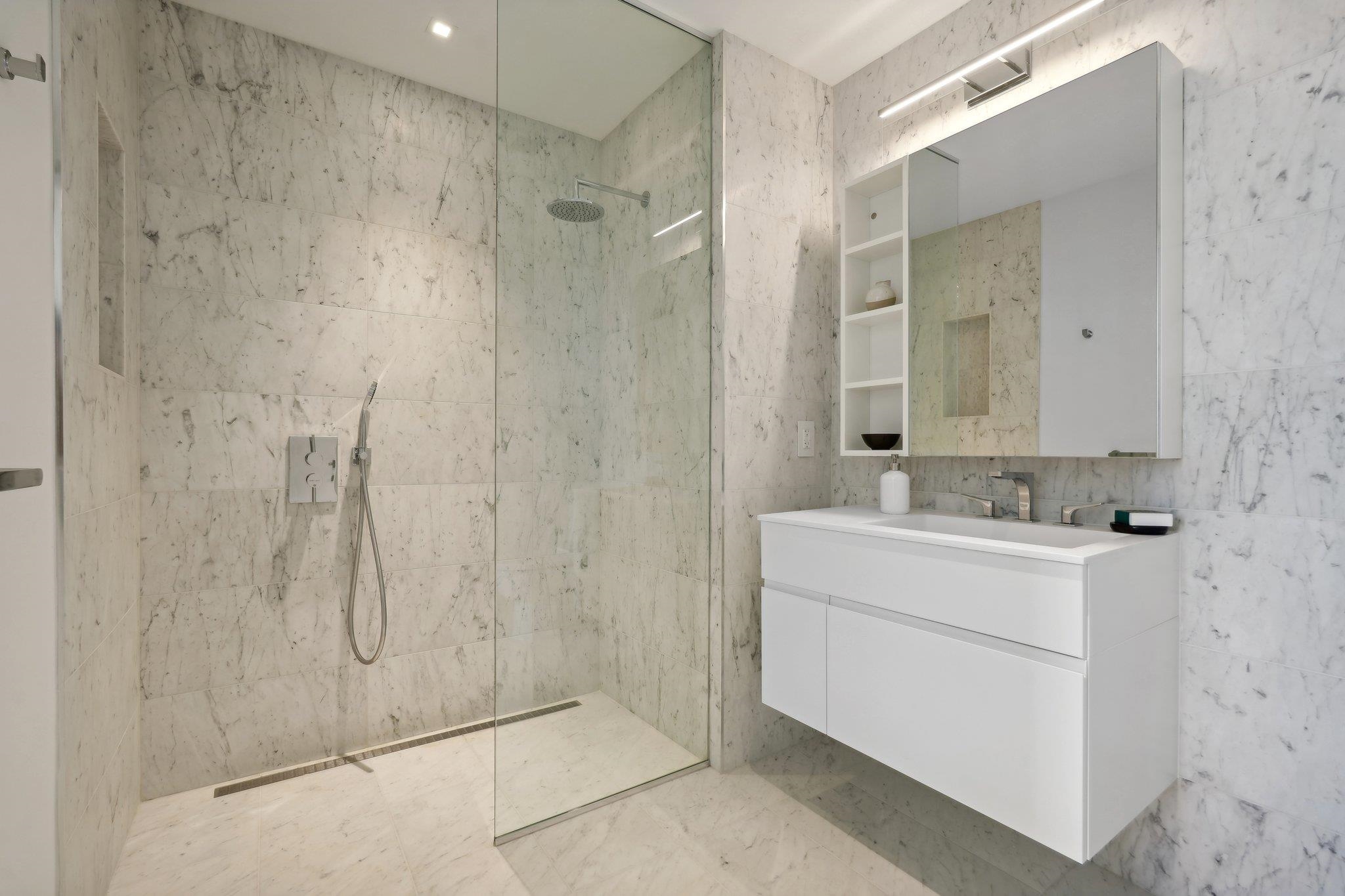 43 PROVOST ST Unit: 9N