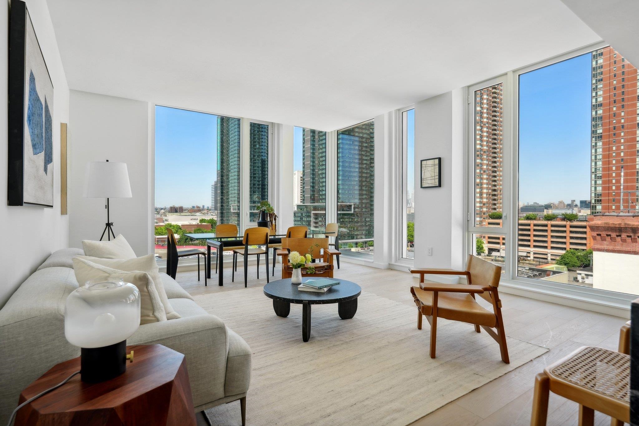 43 PROVOST ST Unit: 9N