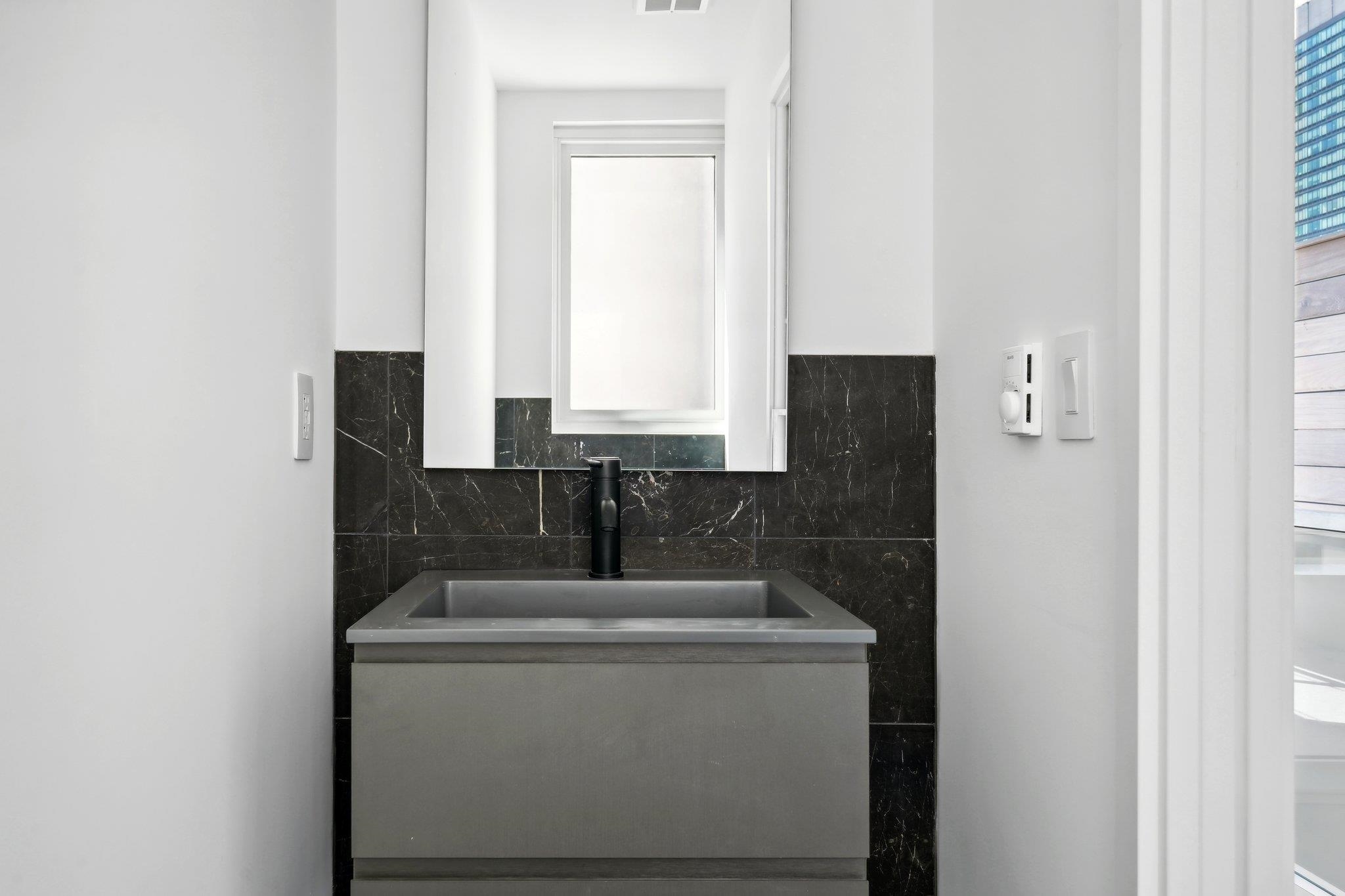 43 PROVOST ST Unit: 9N