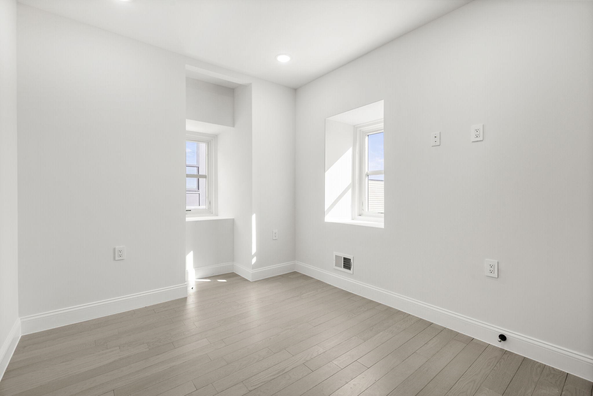 133 CLIFTON PL Unit: TH2