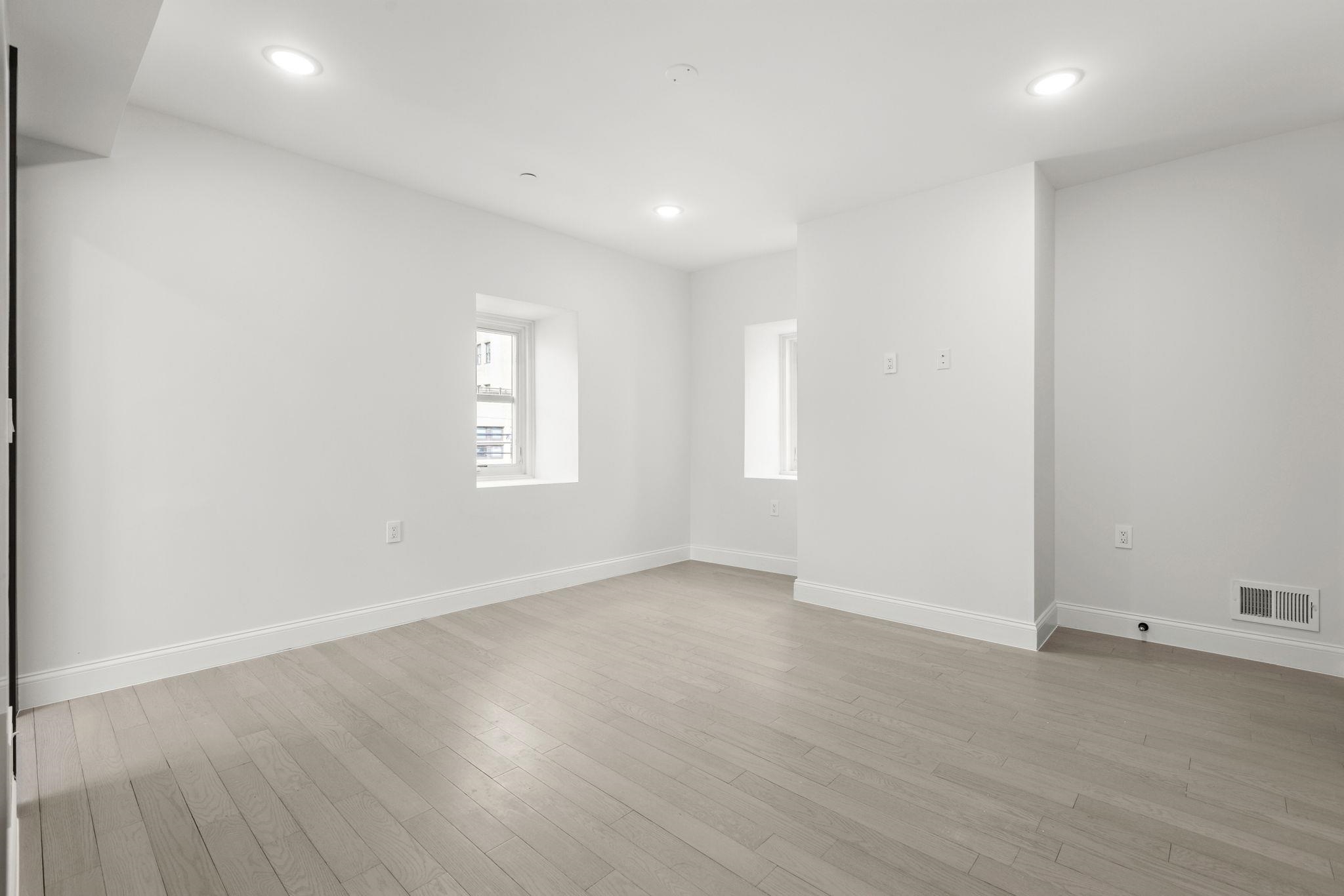 133 CLIFTON PL Unit: TH2