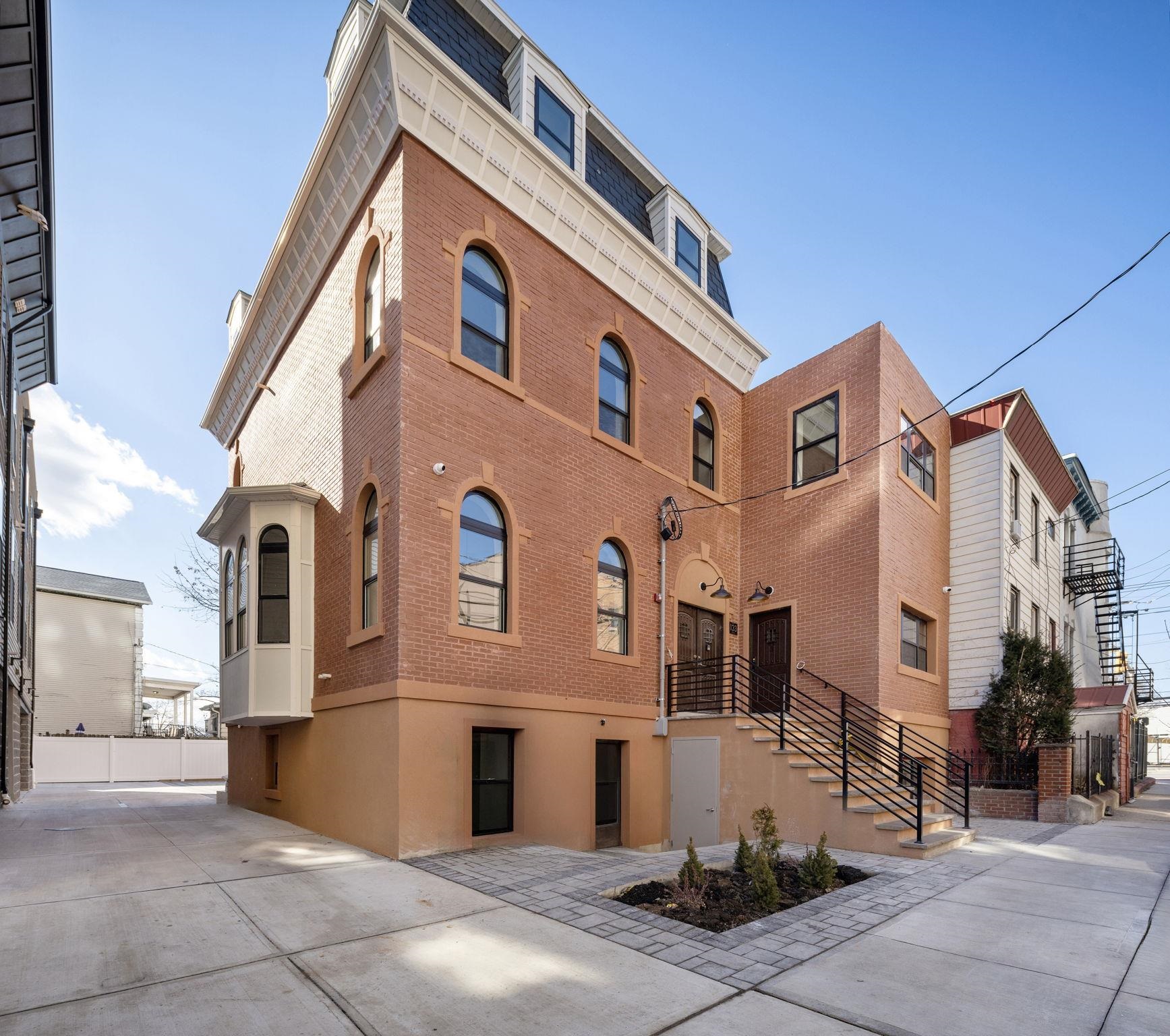 133 CLIFTON PL Unit: TH2