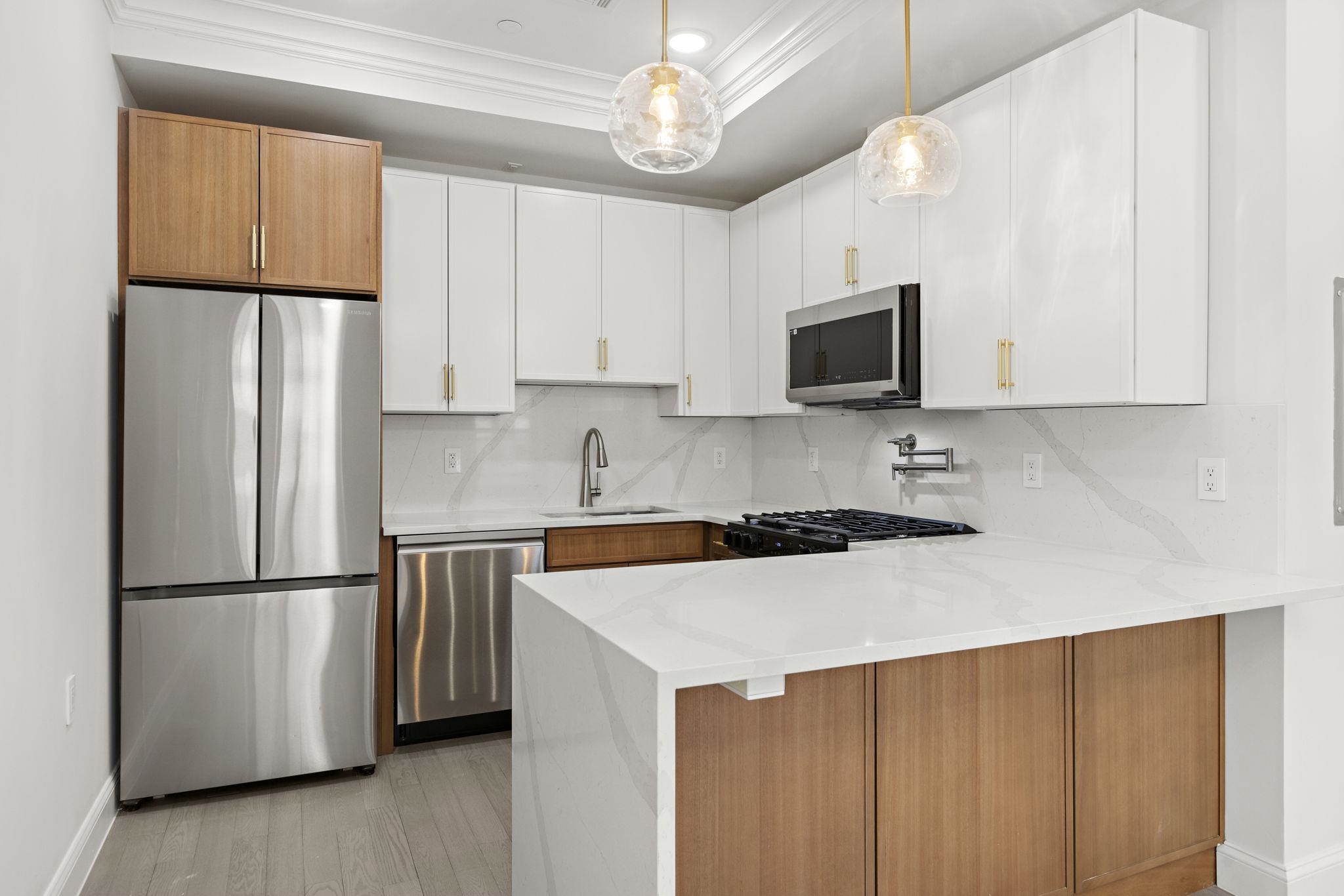 133 CLIFTON PL Unit: TH2