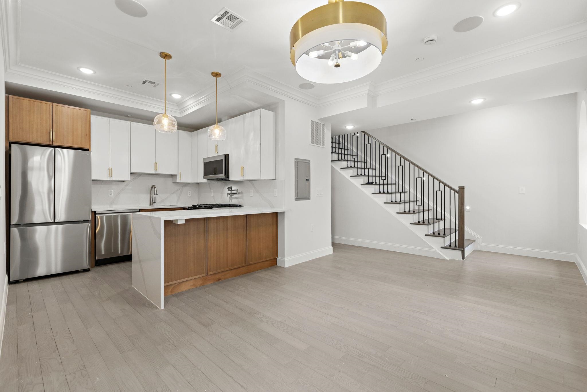 133 CLIFTON PL Unit: TH2