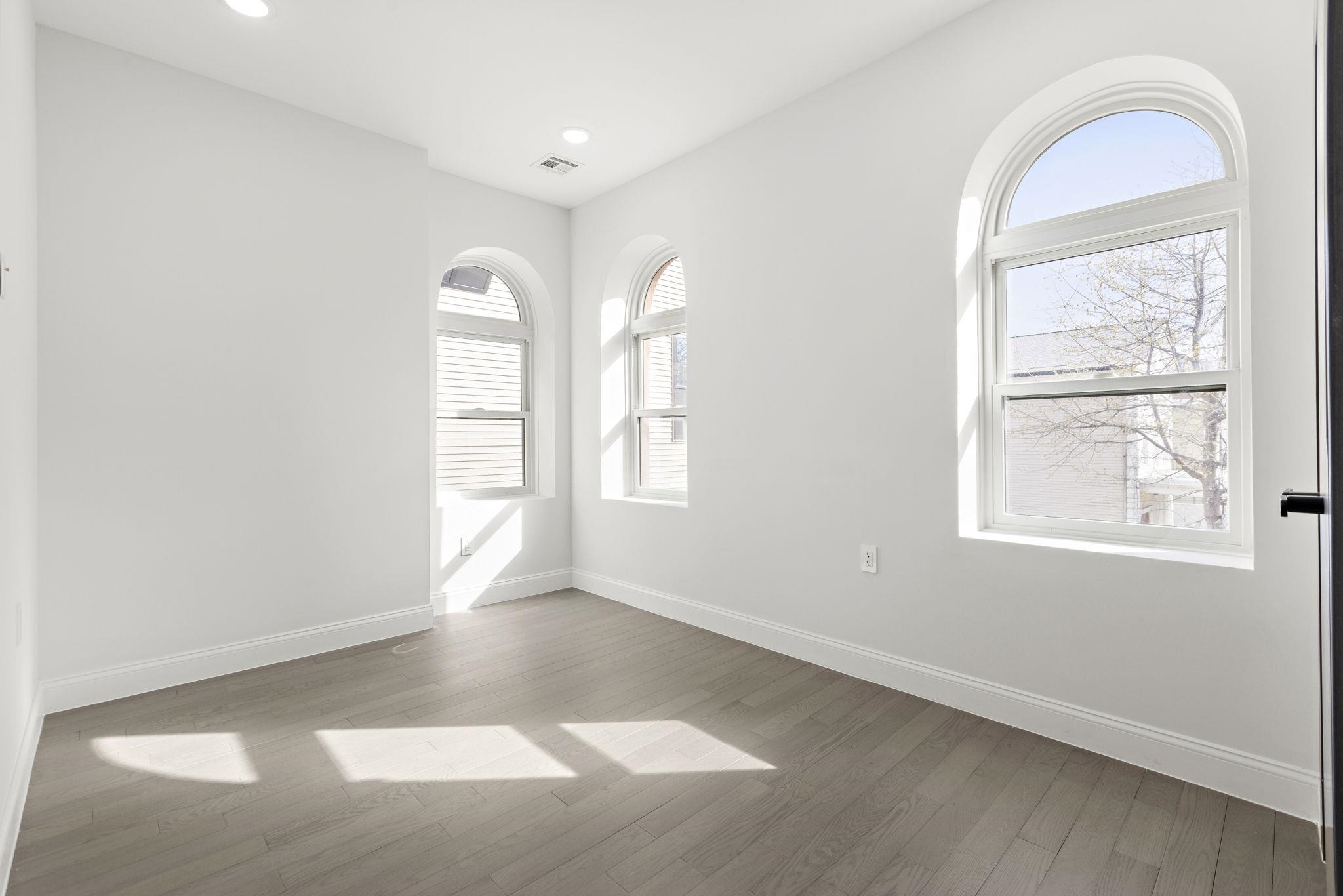 133 CLIFTON PL Unit: TH2