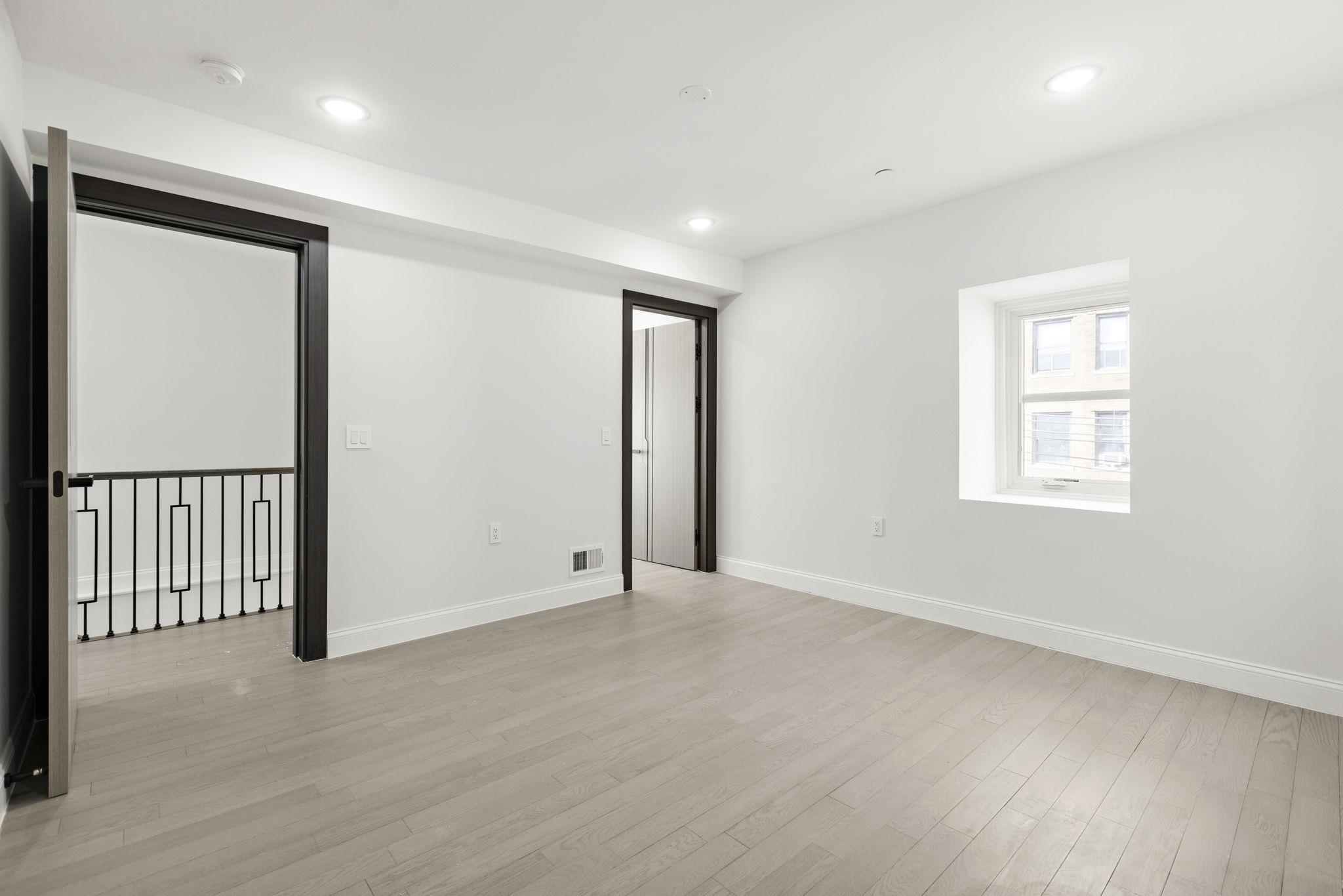 133 CLIFTON PL Unit: TH2