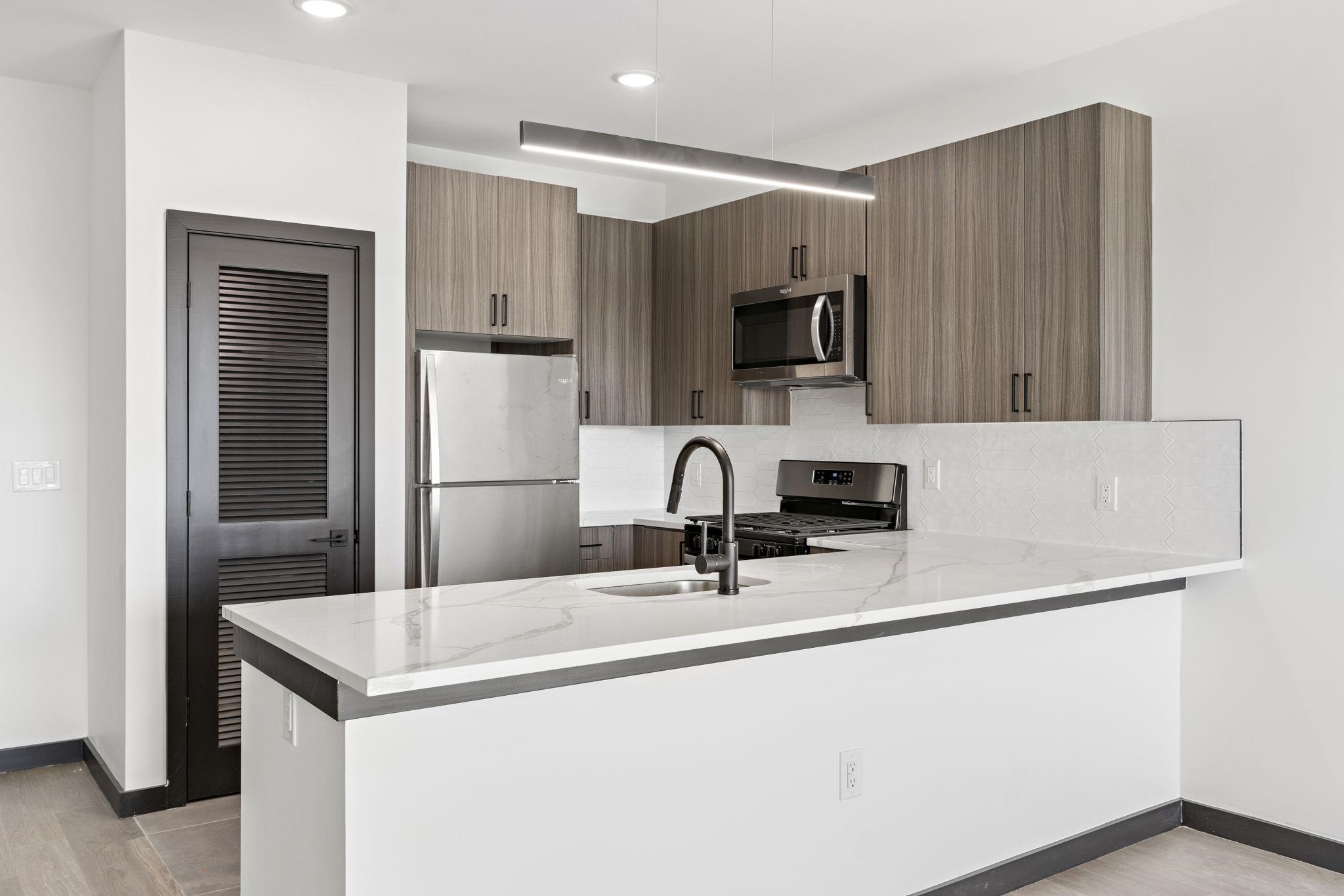 132 MALLORY AVE Unit: 403