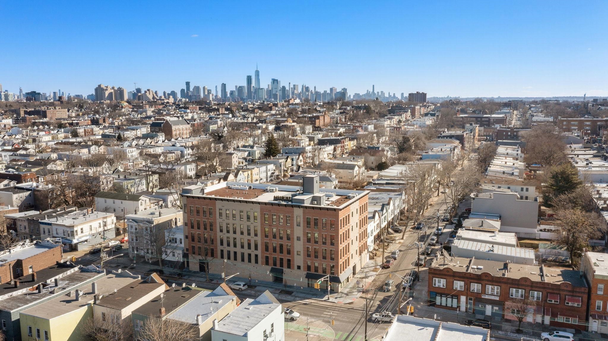 132 MALLORY AVE Unit: 403