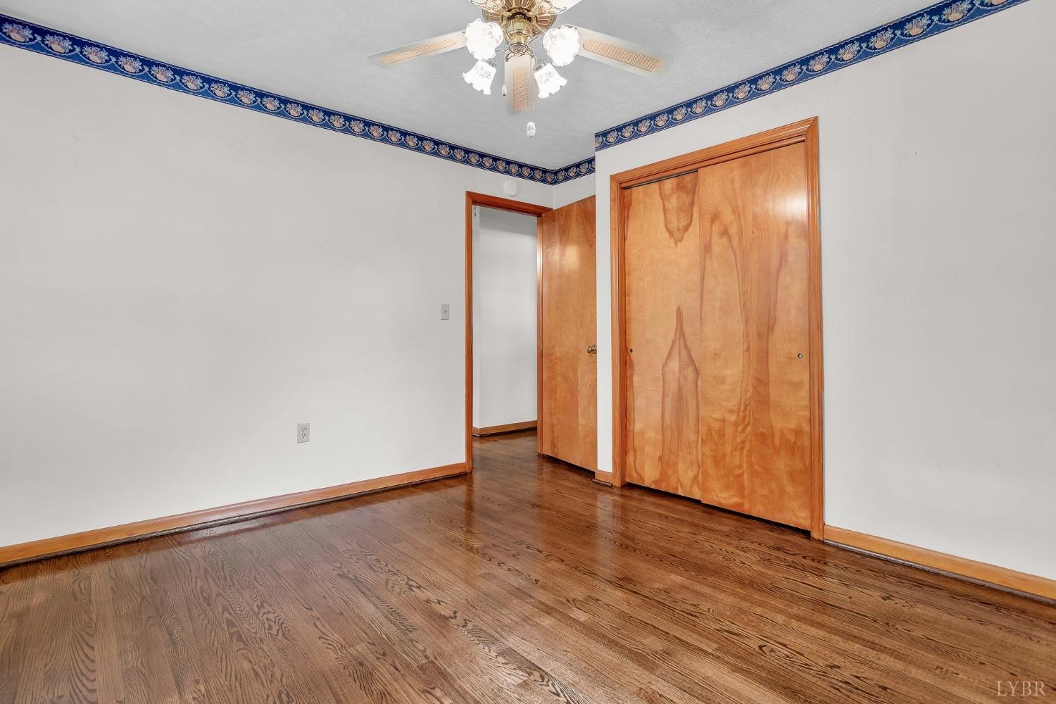 1103 Oakcrest