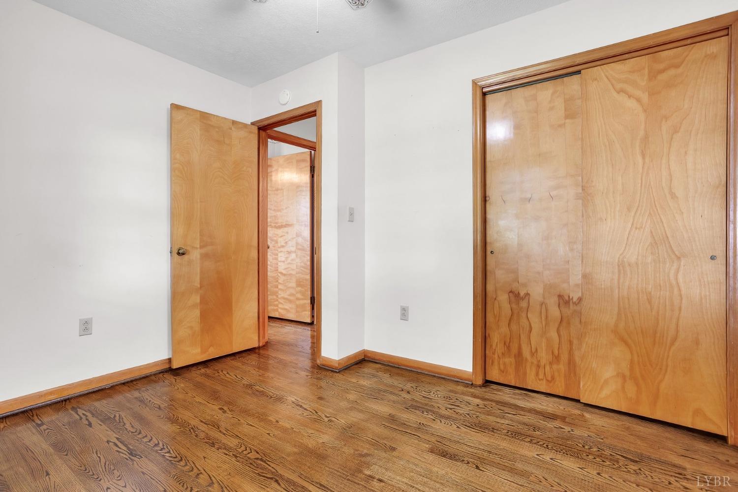 1103 Oakcrest