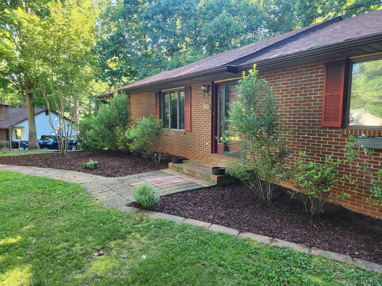 1109 Fairview Drive
