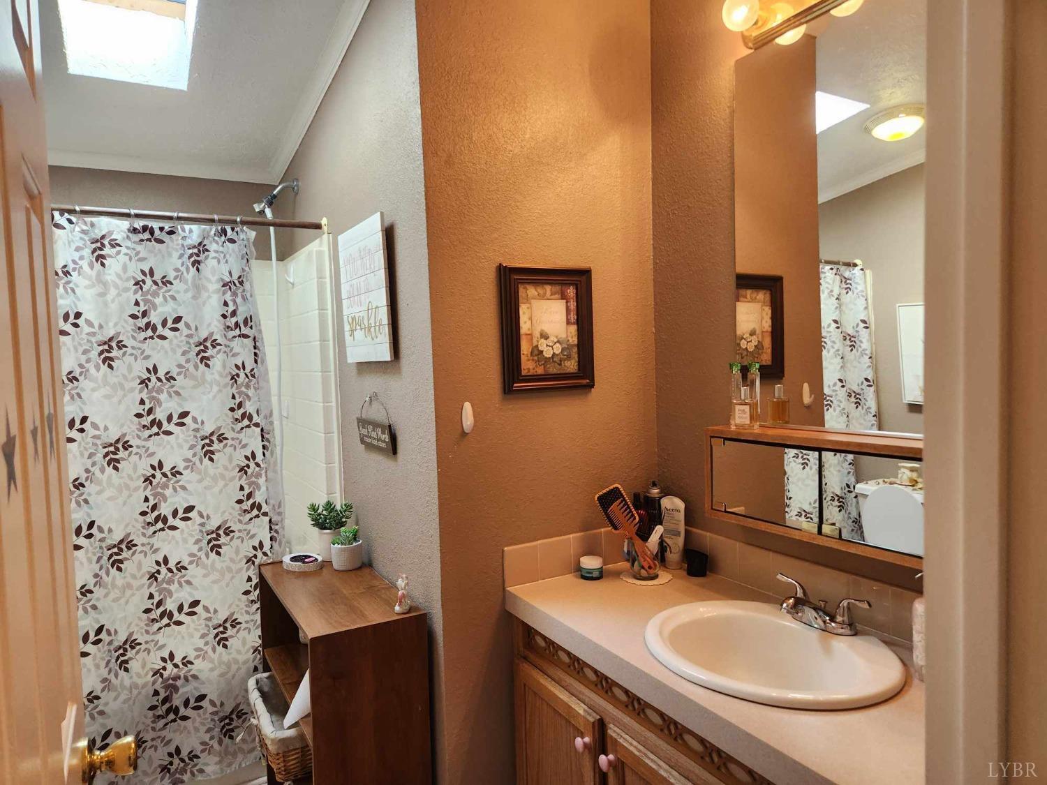 1185 Farrington Lane