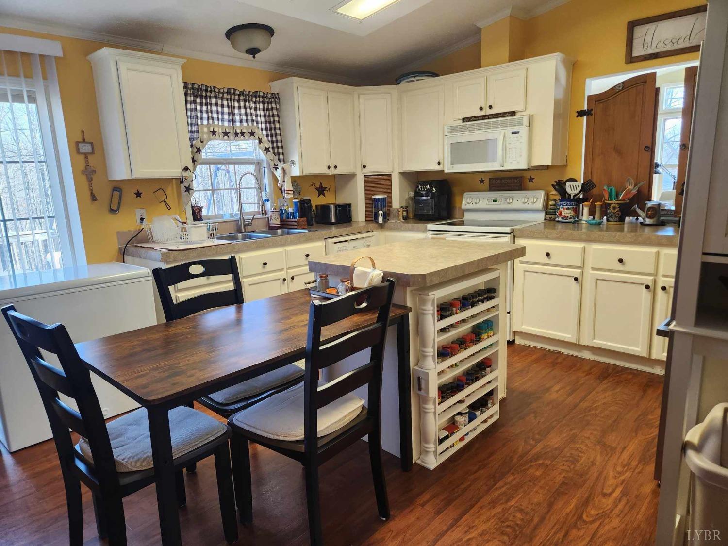 1185 Farrington Lane