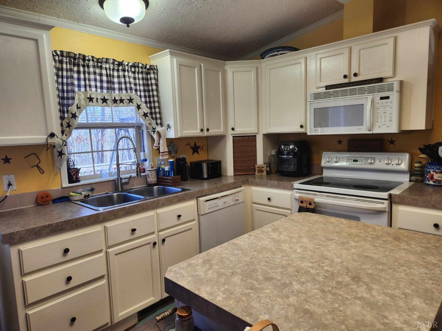 1185 Farrington Lane