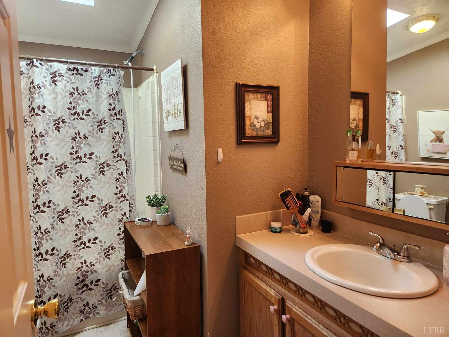 1185 Farrington Lane