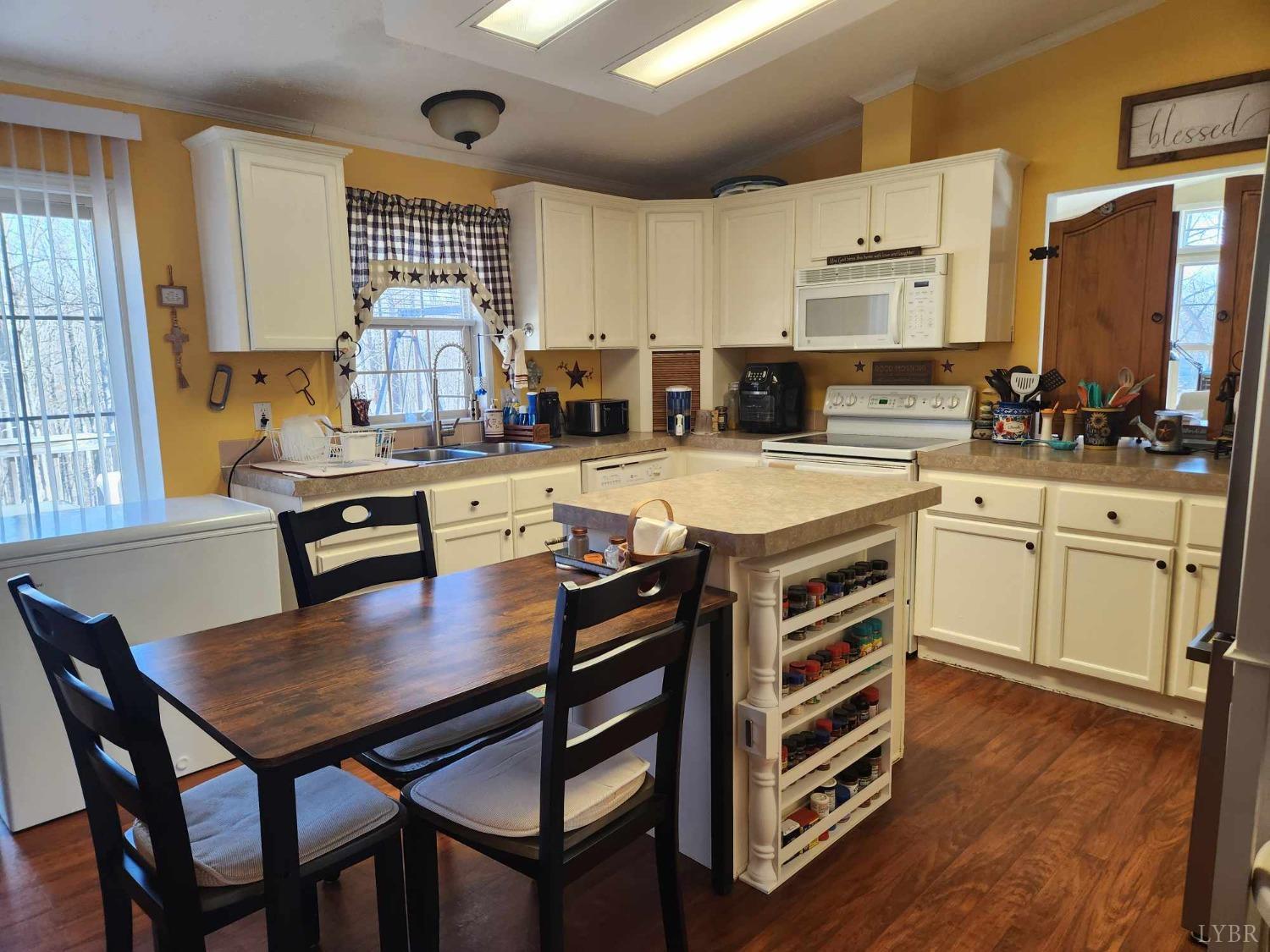 1185 Farrington Lane