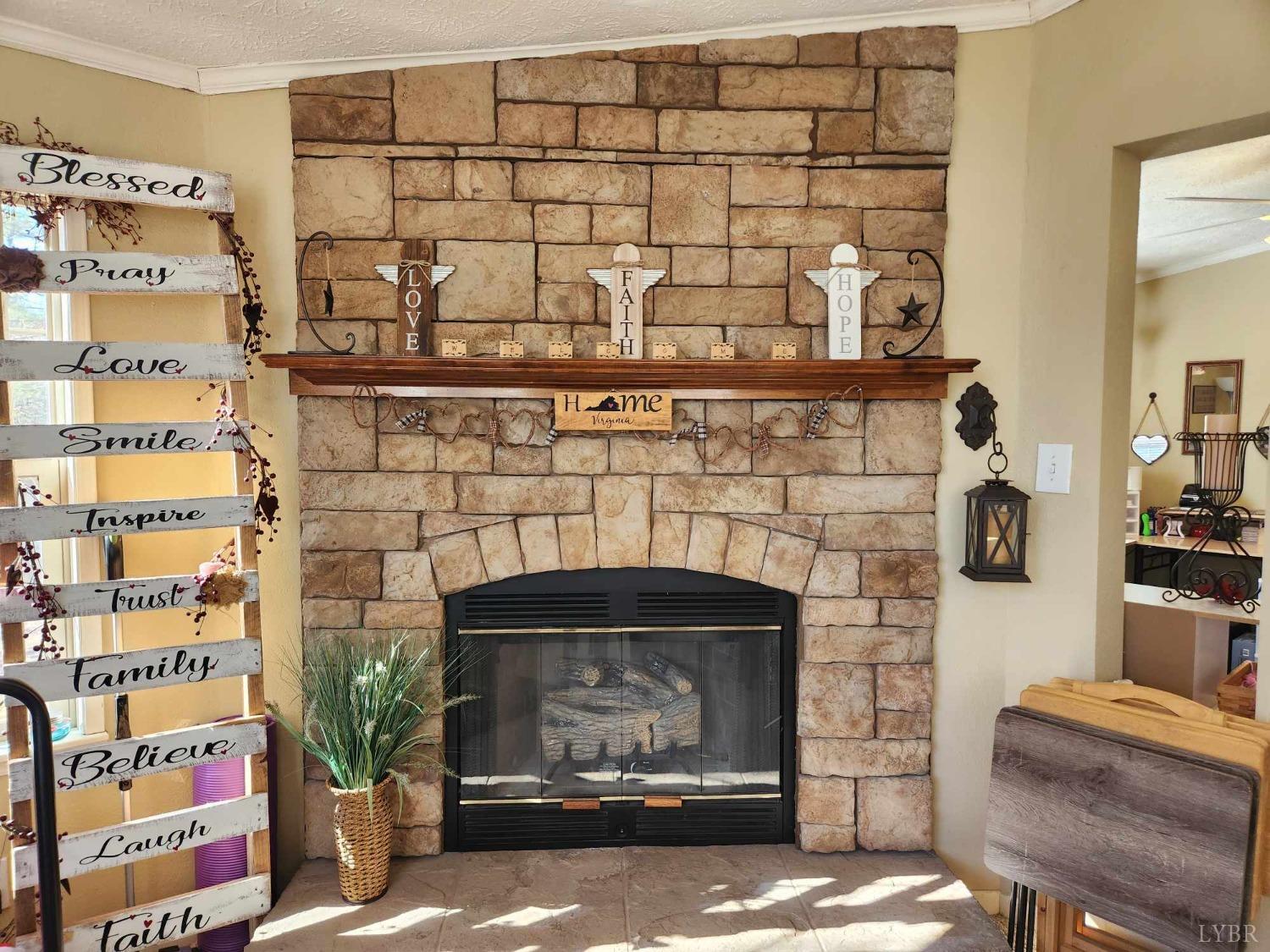 1185 Farrington Lane