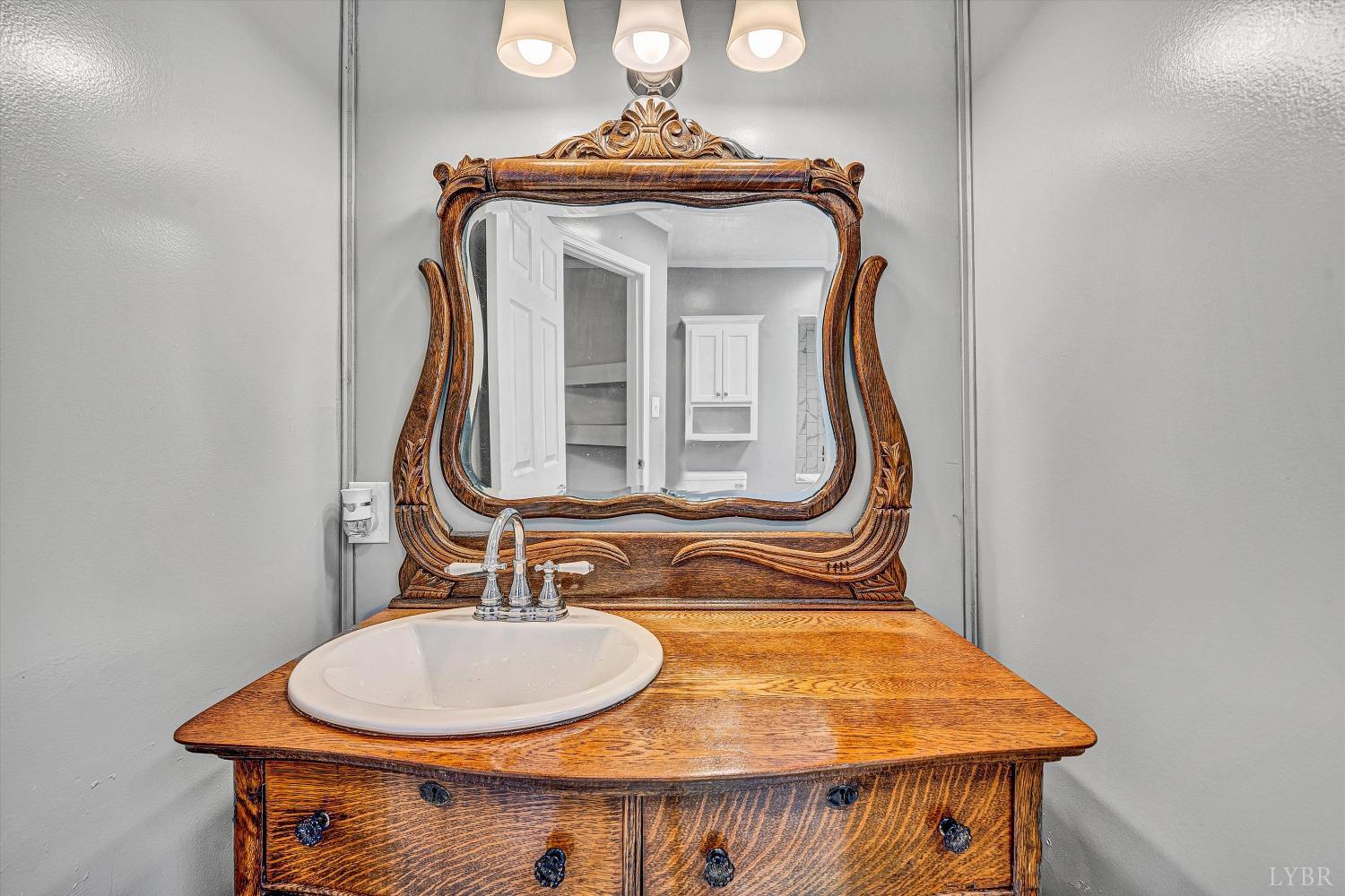 3136 Whitehouse Road