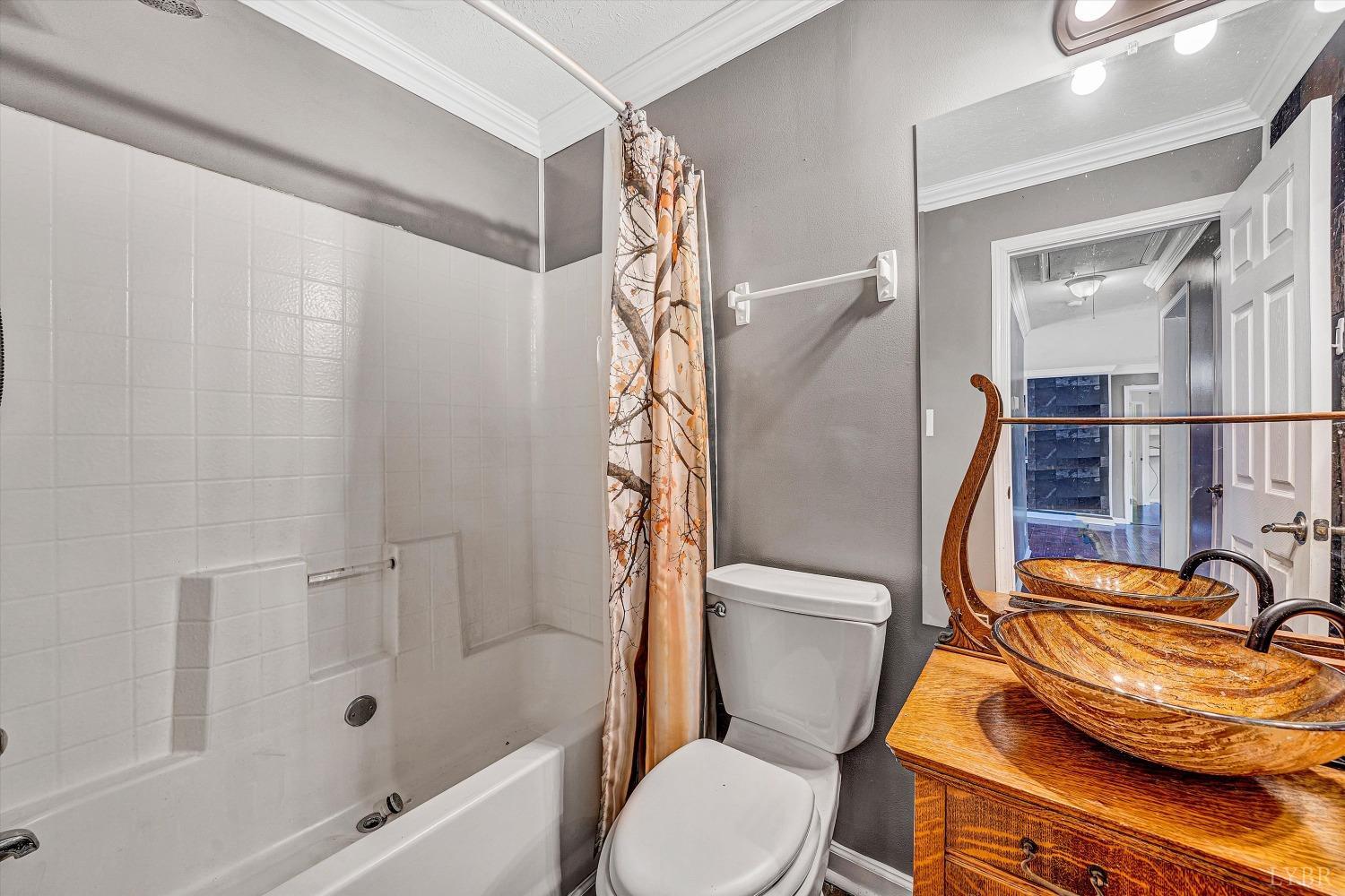 3136 Whitehouse Road