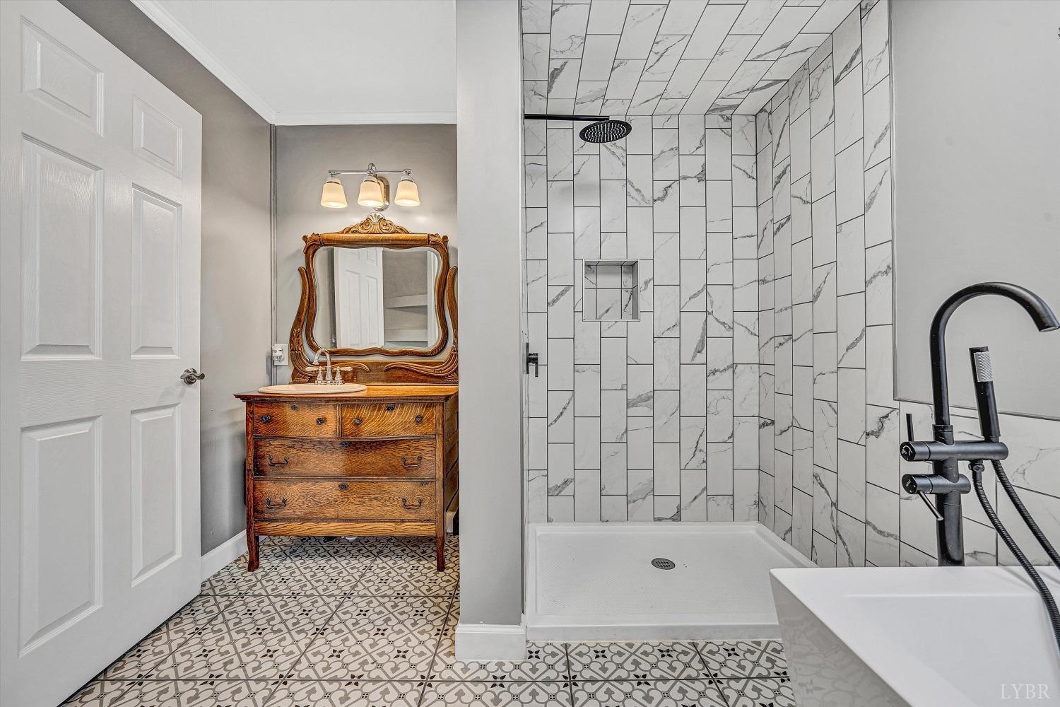 3136 Whitehouse Road