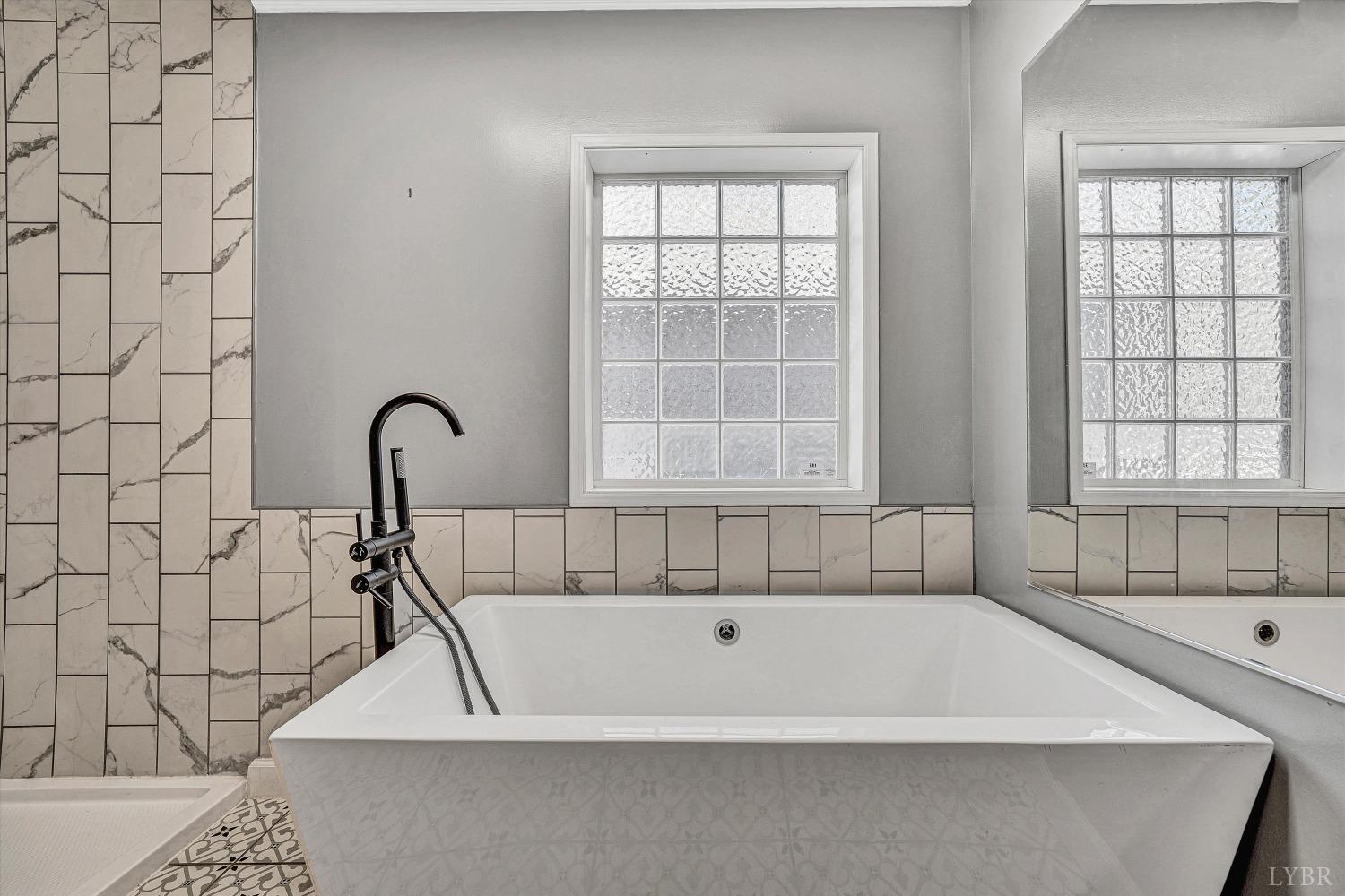 3136 Whitehouse Road