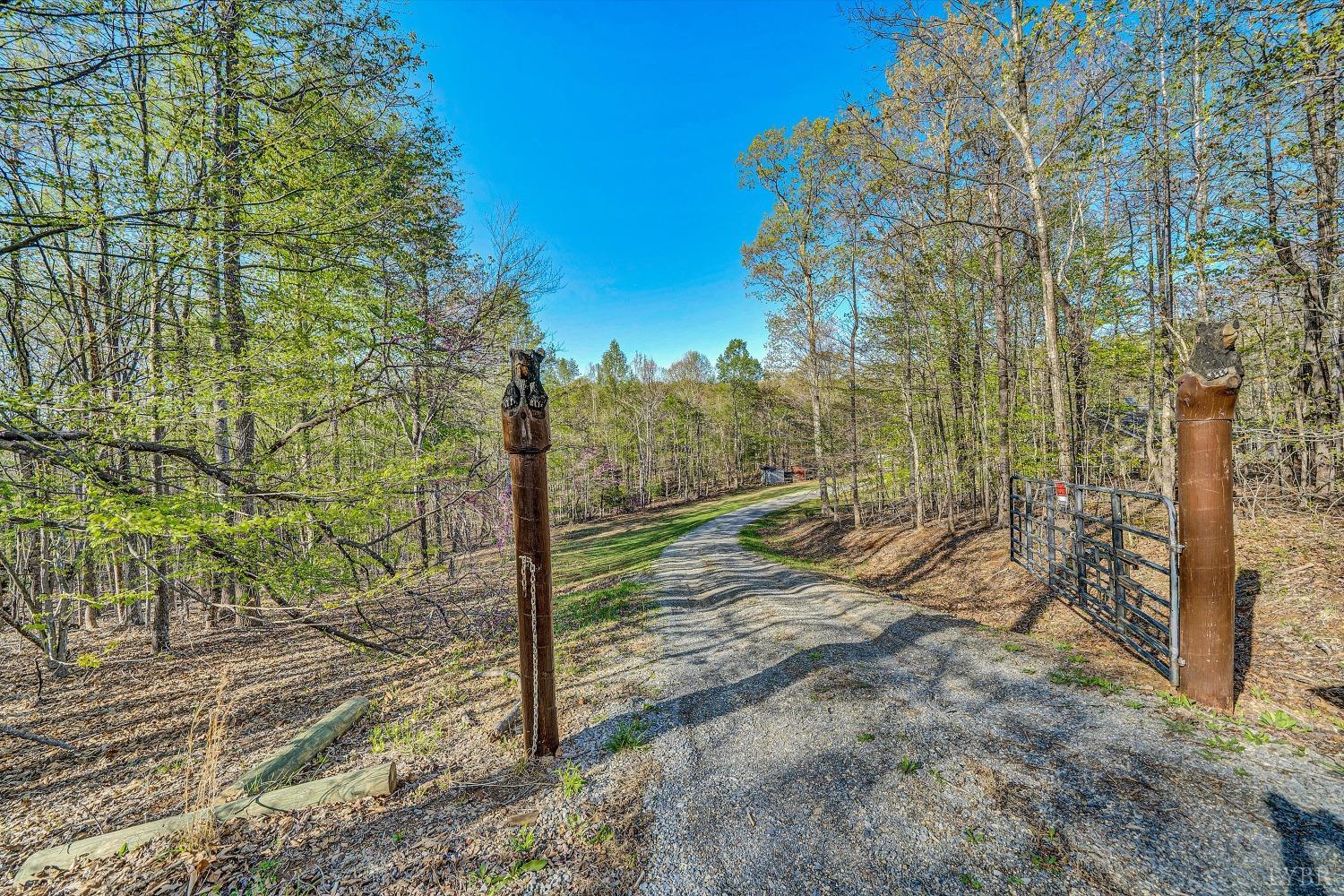 3136 Whitehouse Road