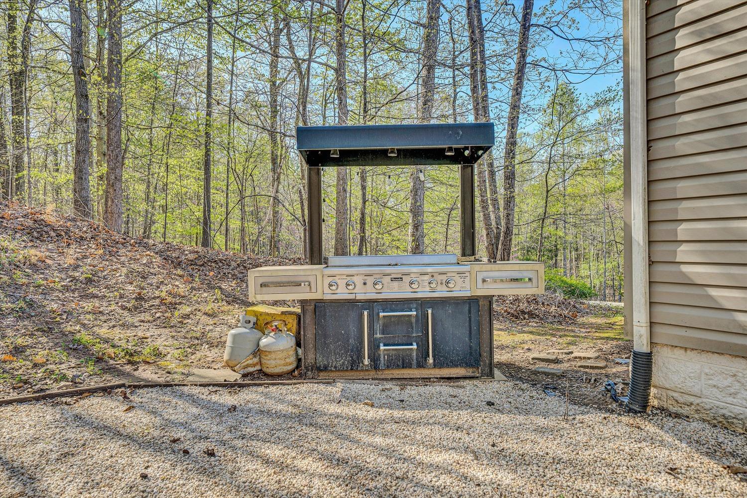 3136 Whitehouse Road