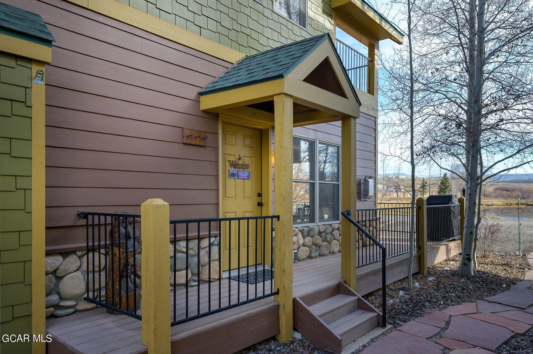 105 EDGEWATER Circle