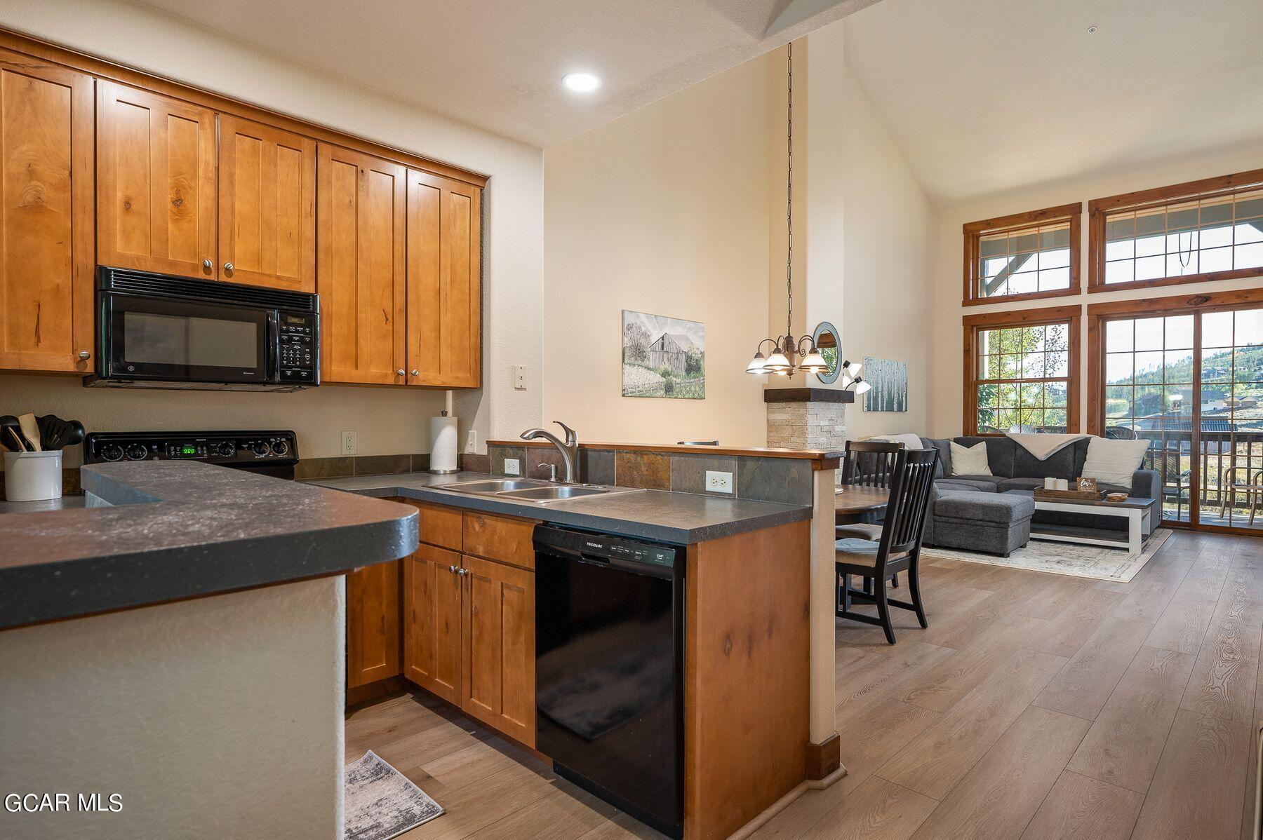 3302 BLUE SKY Trail 3-302