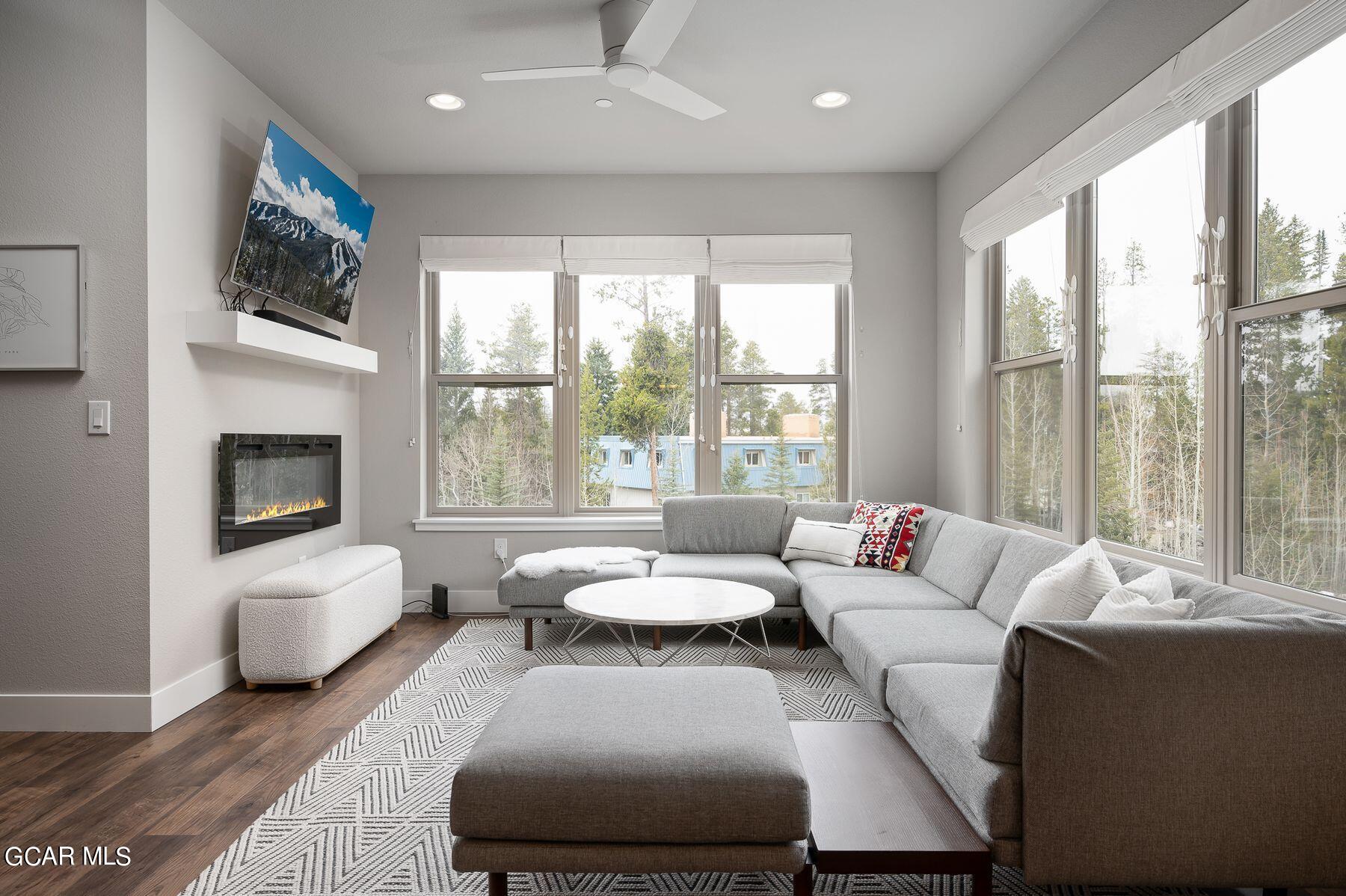 117 STAGECOACH Way