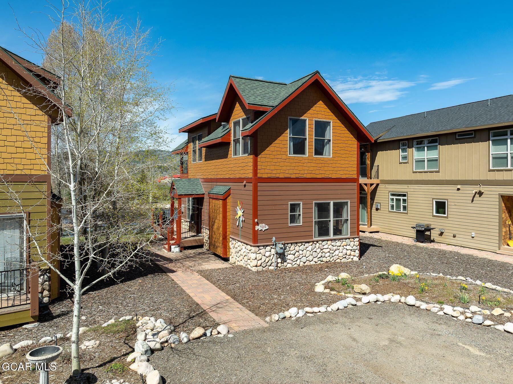 120 EDGEWATER Circle