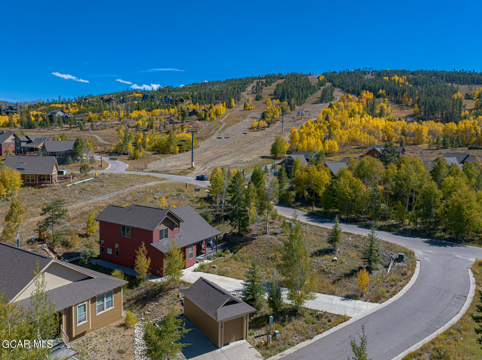 120 Summit Lift Court