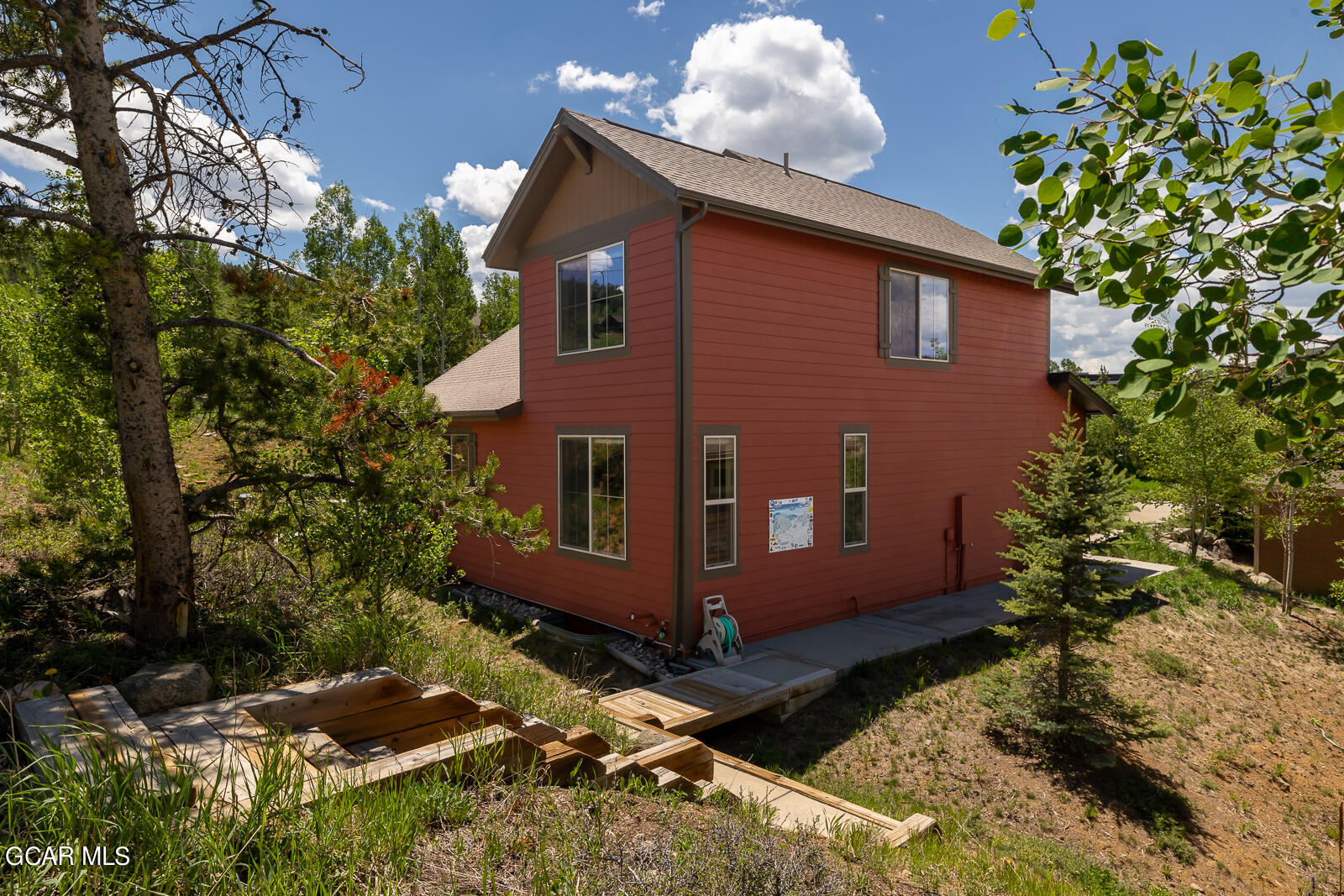 120 Summit Lift Court