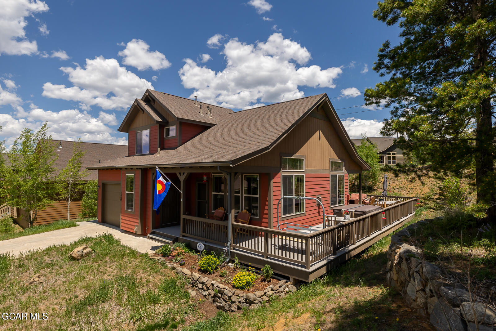 120 Summit Lift Court