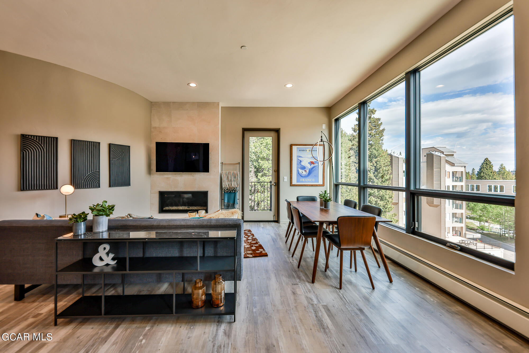 422 Iron Horse Way 301