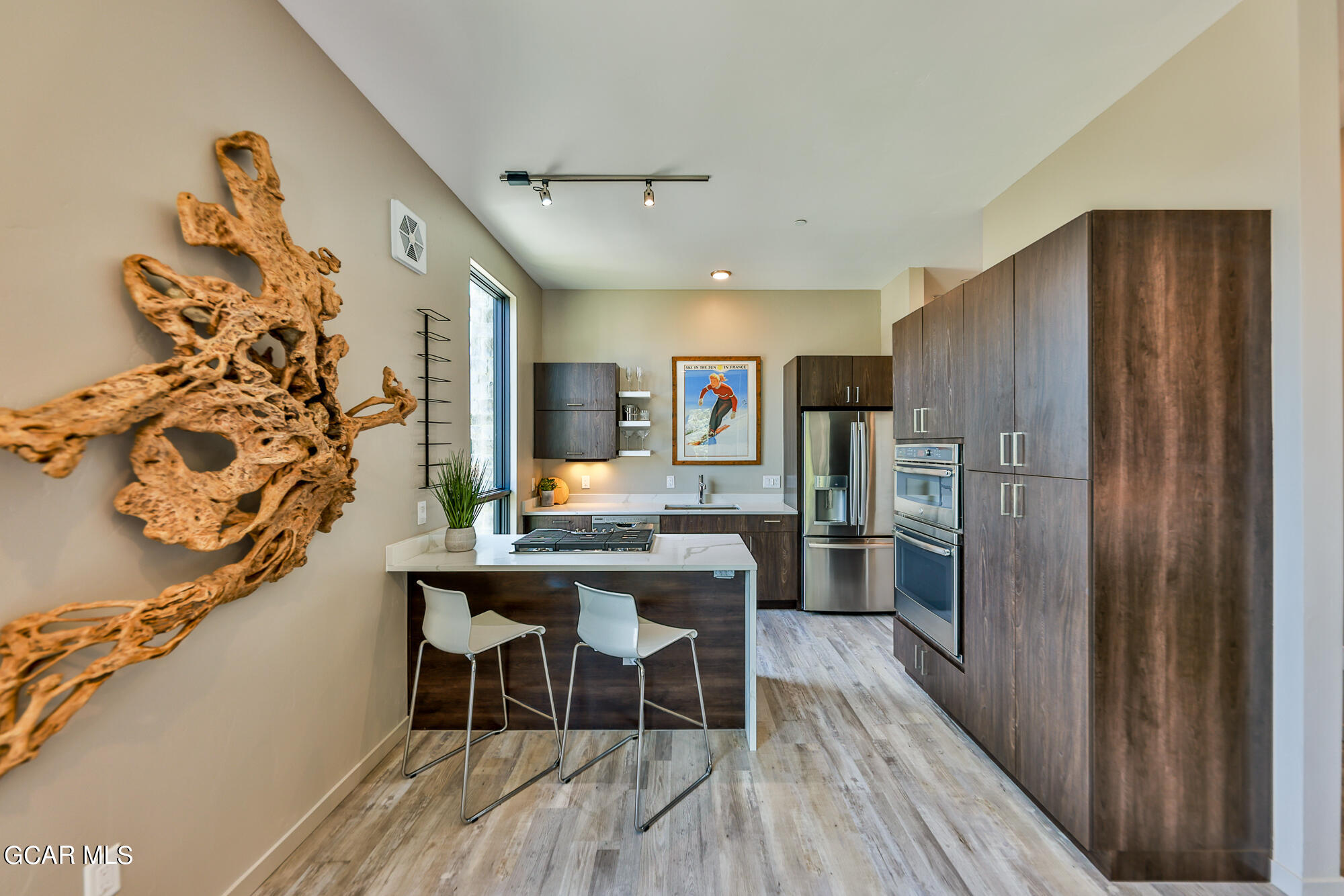 422 Iron Horse Way 301