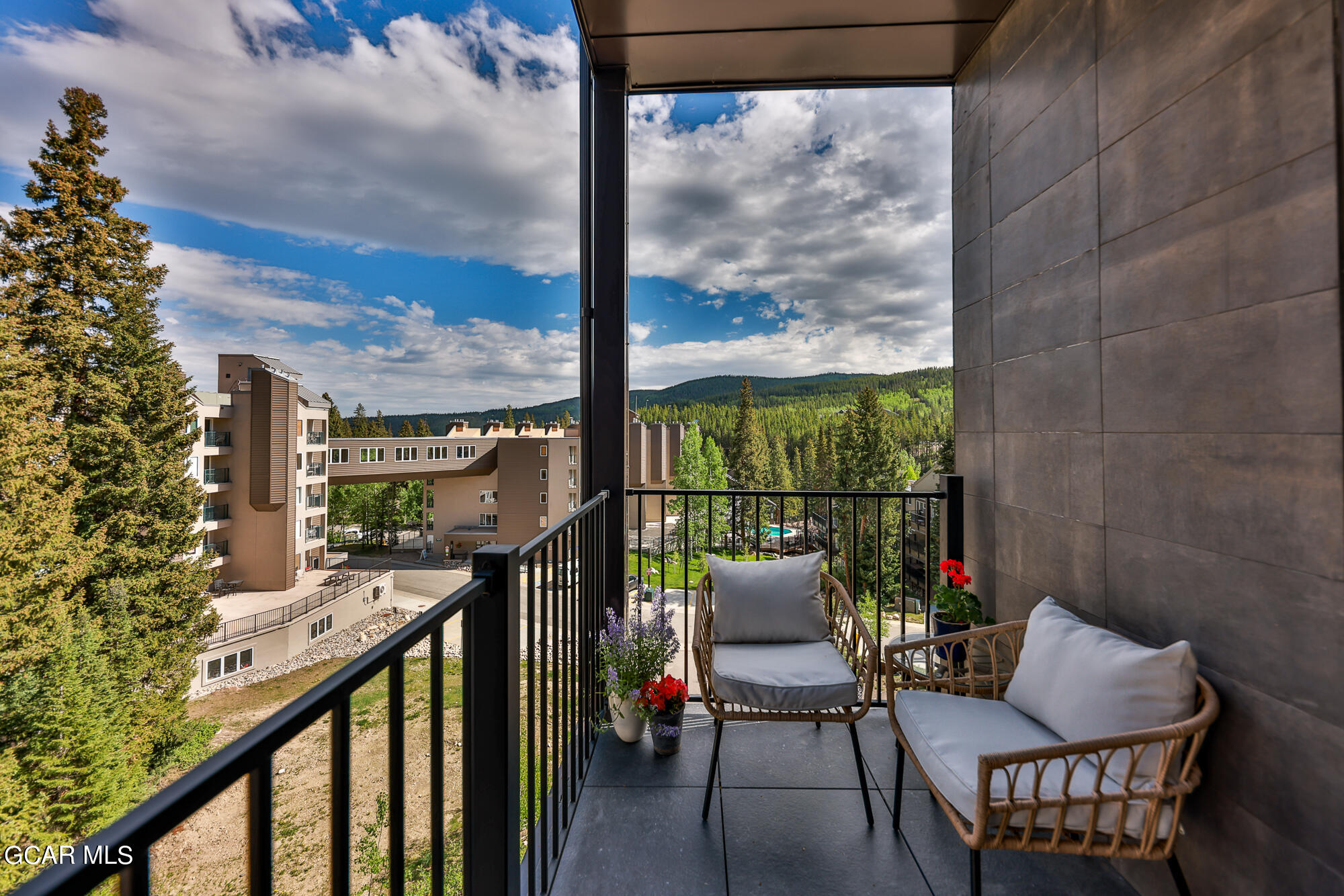 422 Iron Horse Way 301
