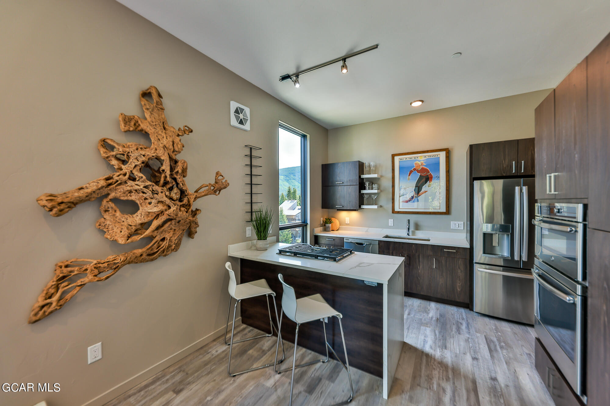 422 Iron Horse Way 301